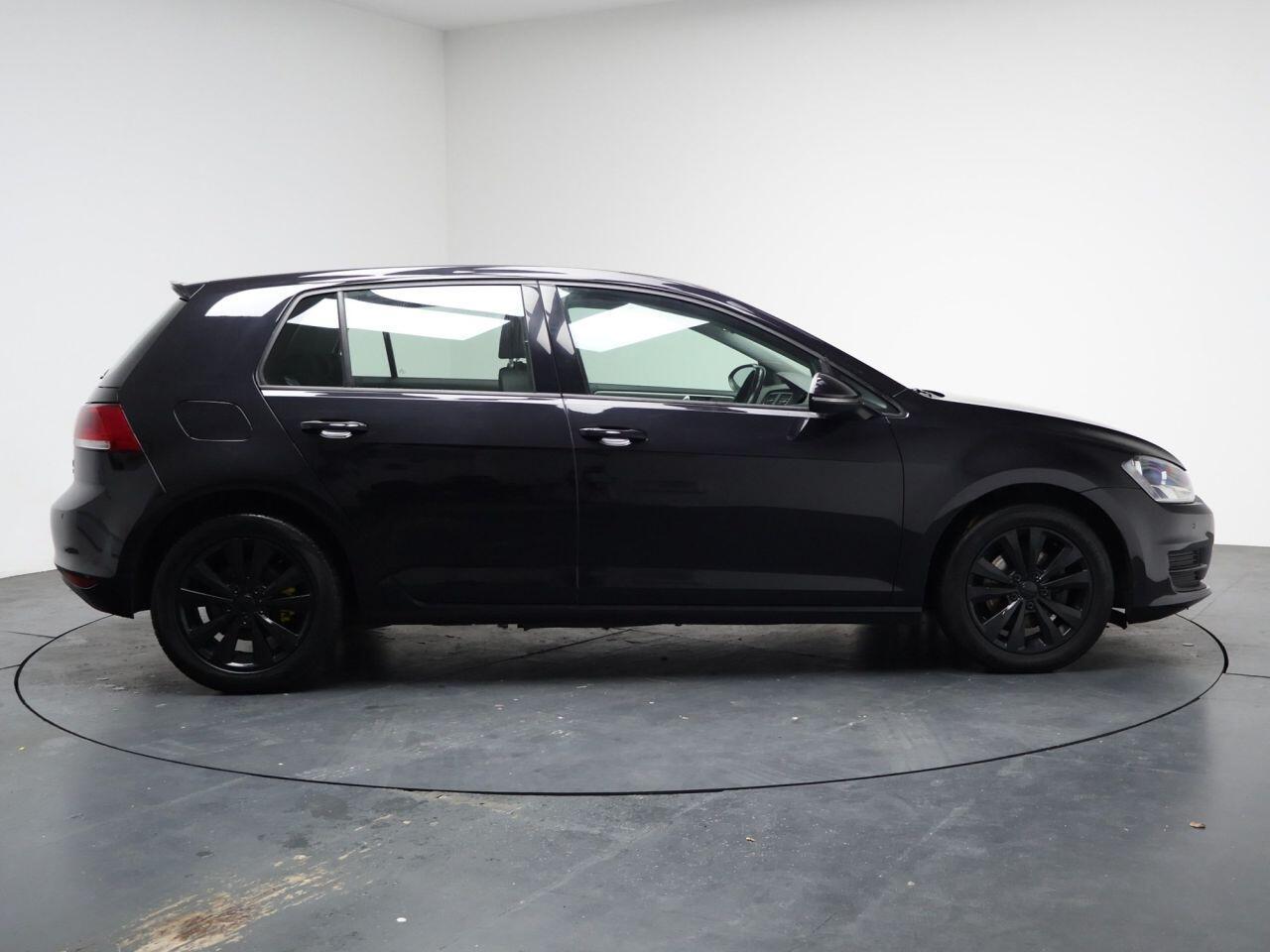 Volkswagen Golf - Image 14