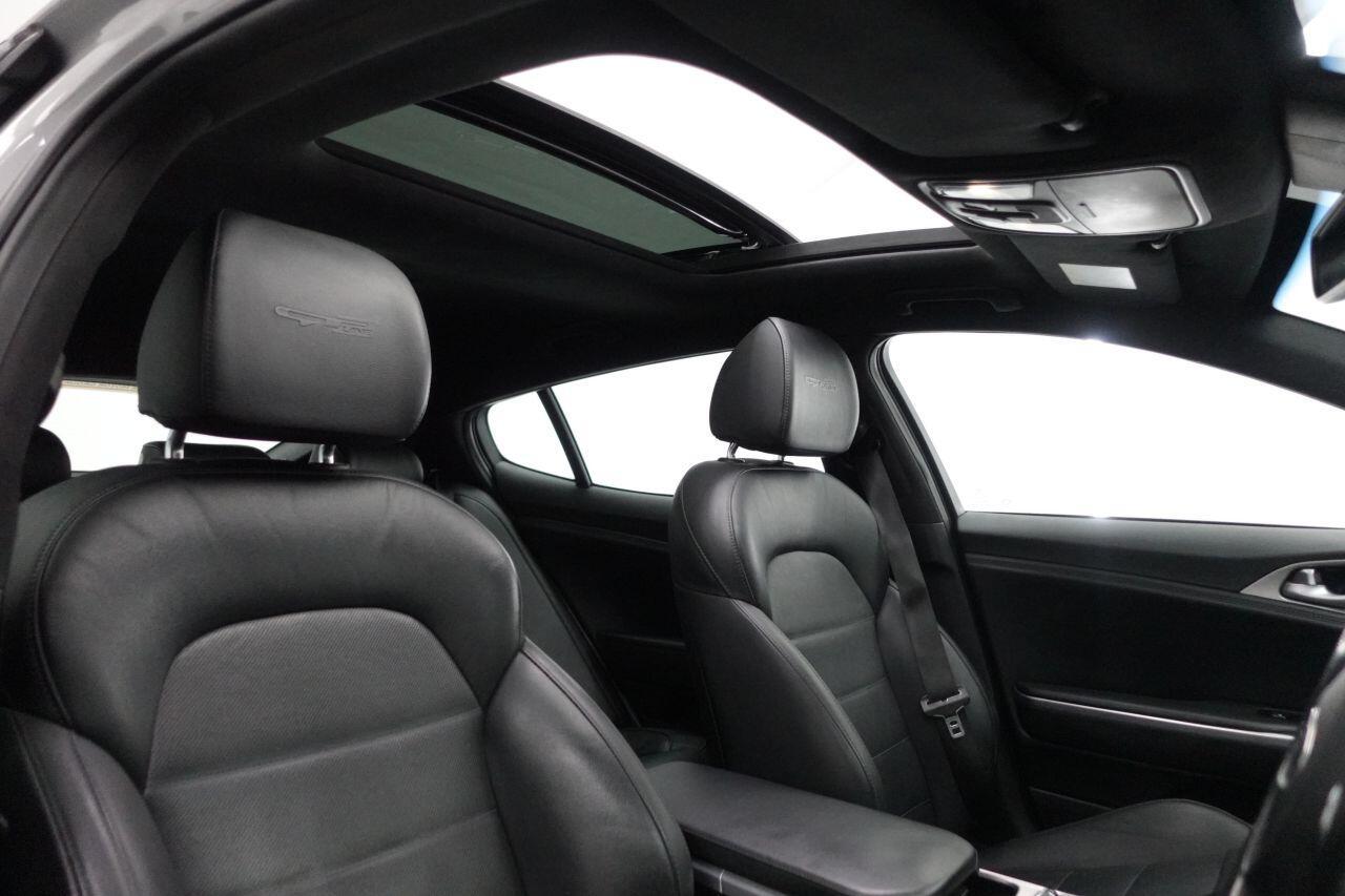 Kia Stinger - Image 3