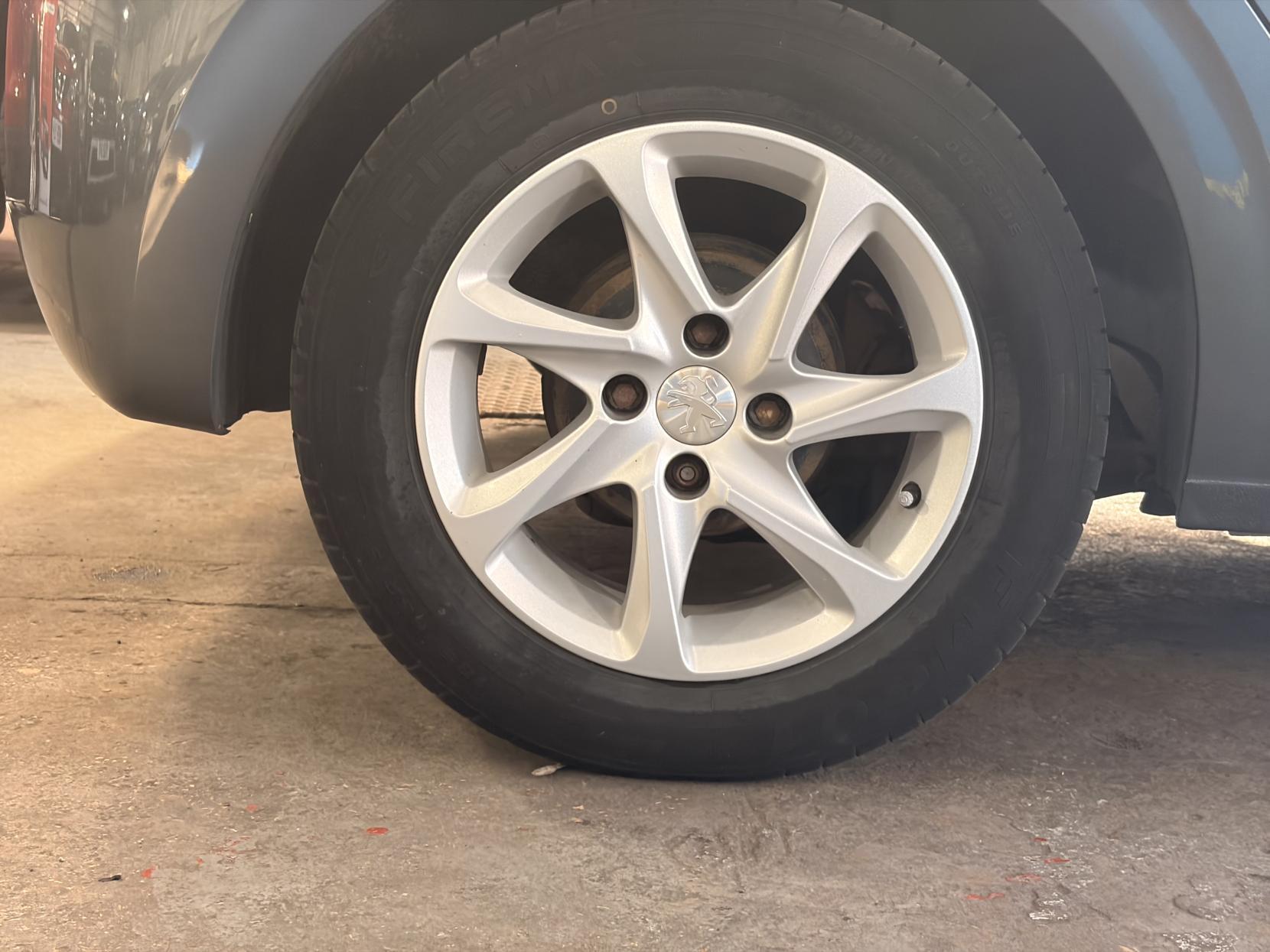 Peugeot 208 - Image 10