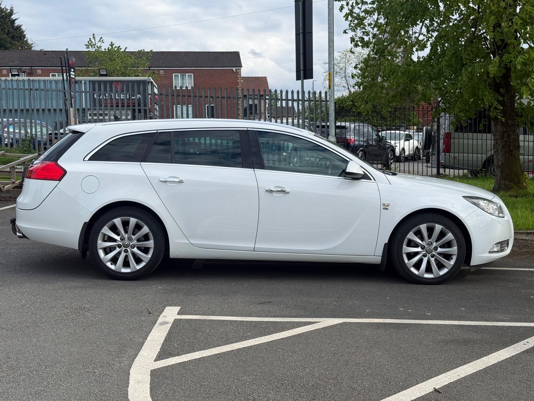 Vauxhall Insignia - Image 8