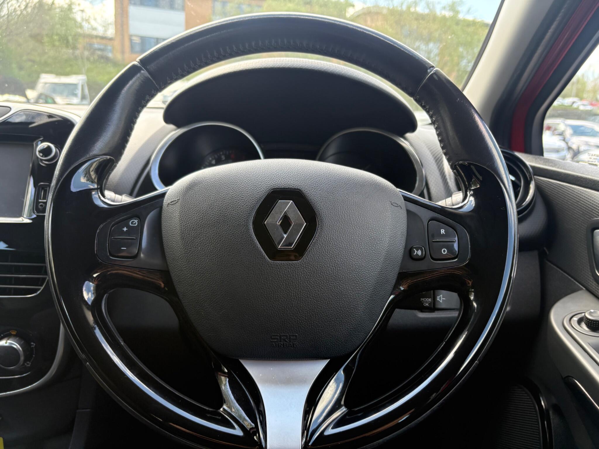 Renault Clio - Image 26