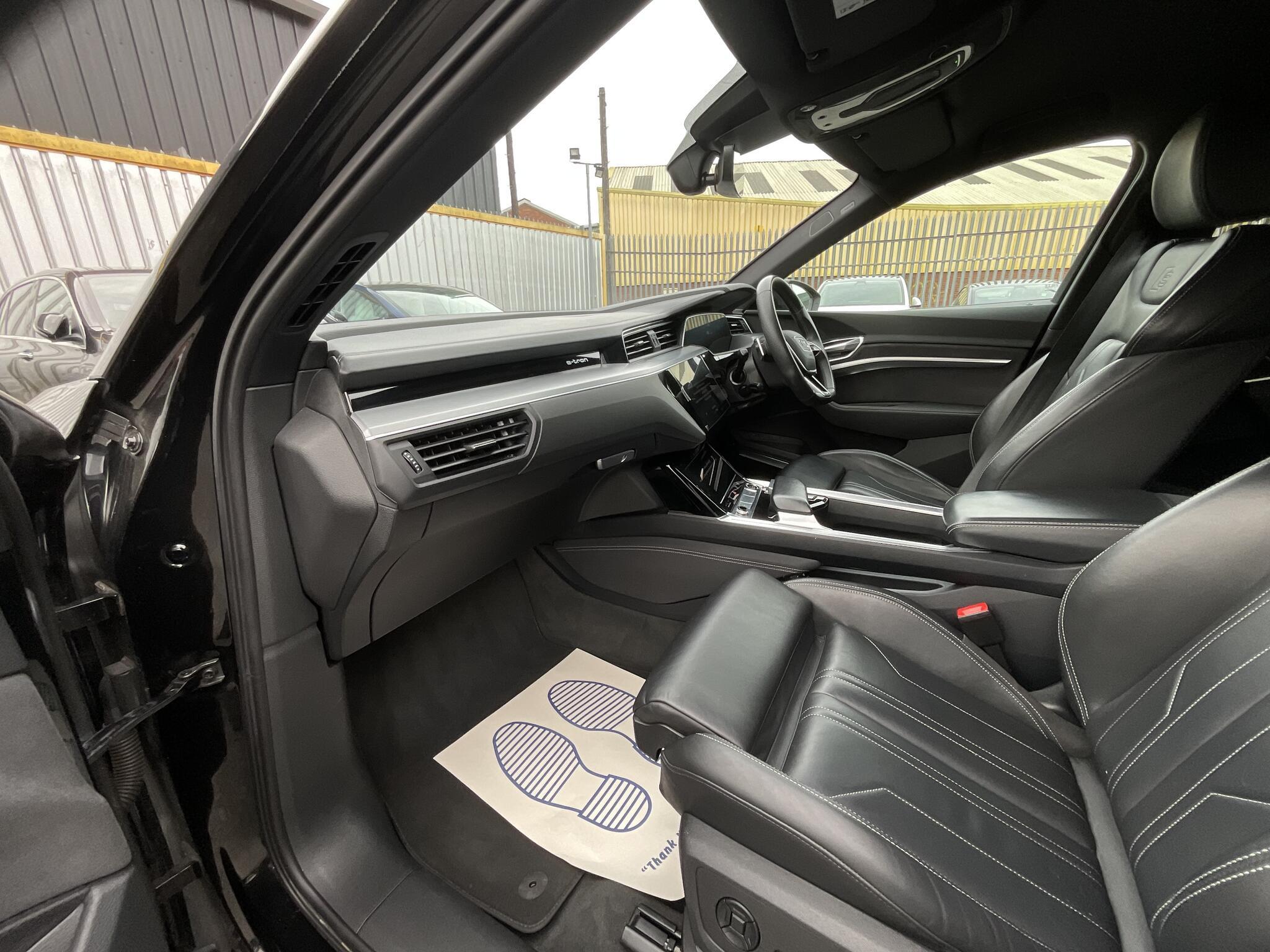 Audi E-Tron - Image 18