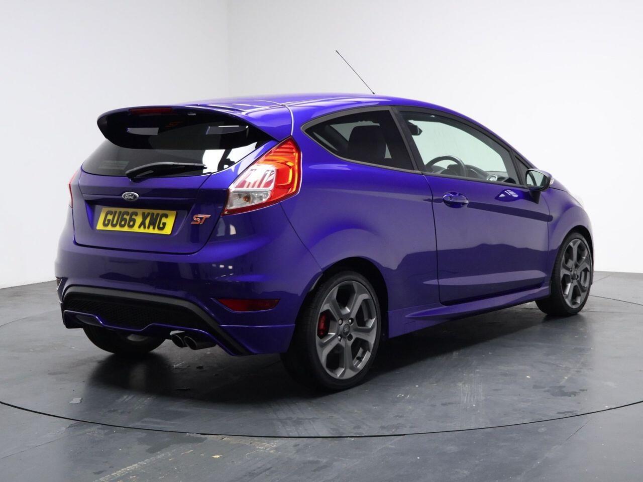 Ford Fiesta - Image 12
