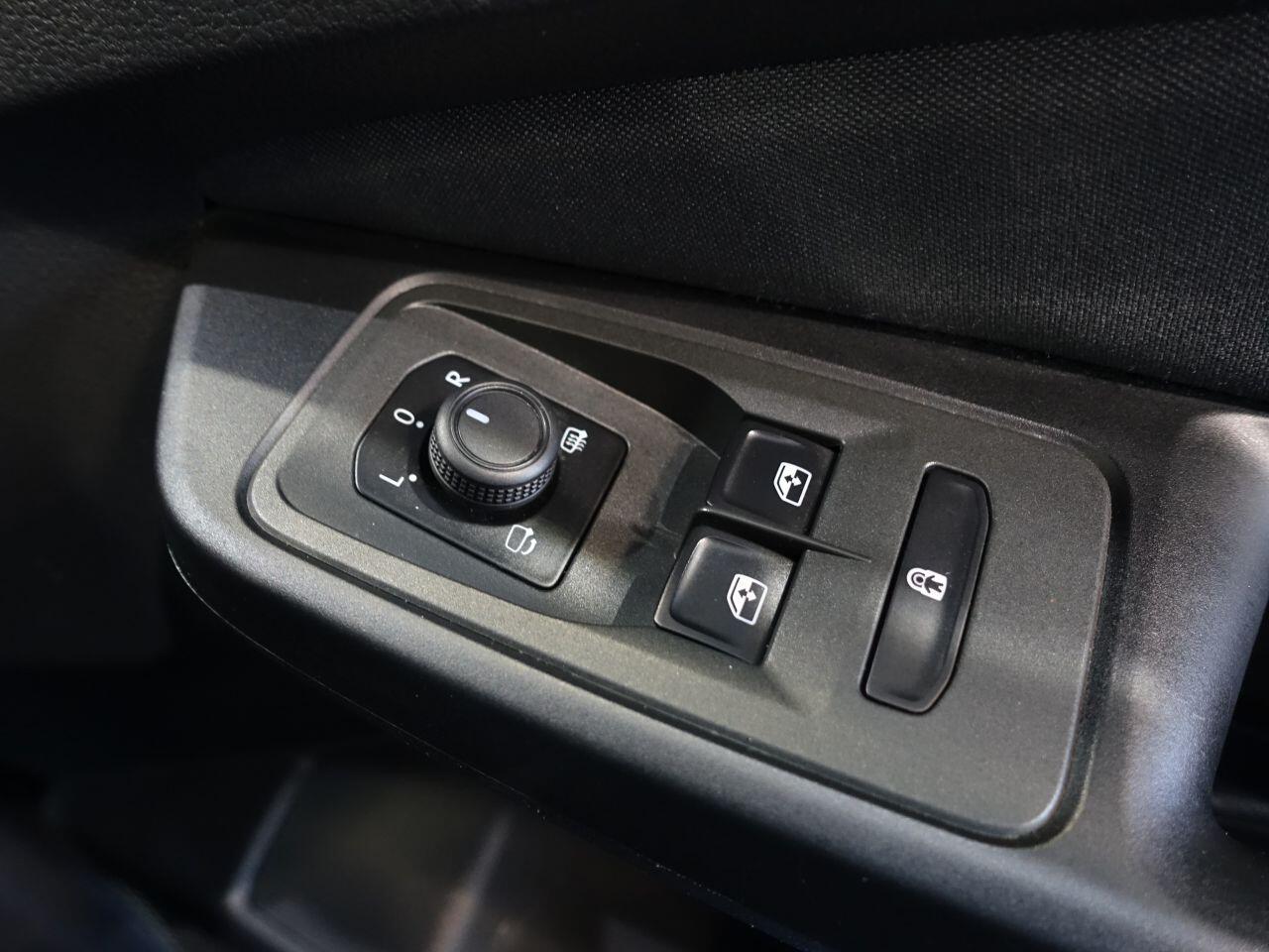 Volkswagen Caddy Maxi - Image 27