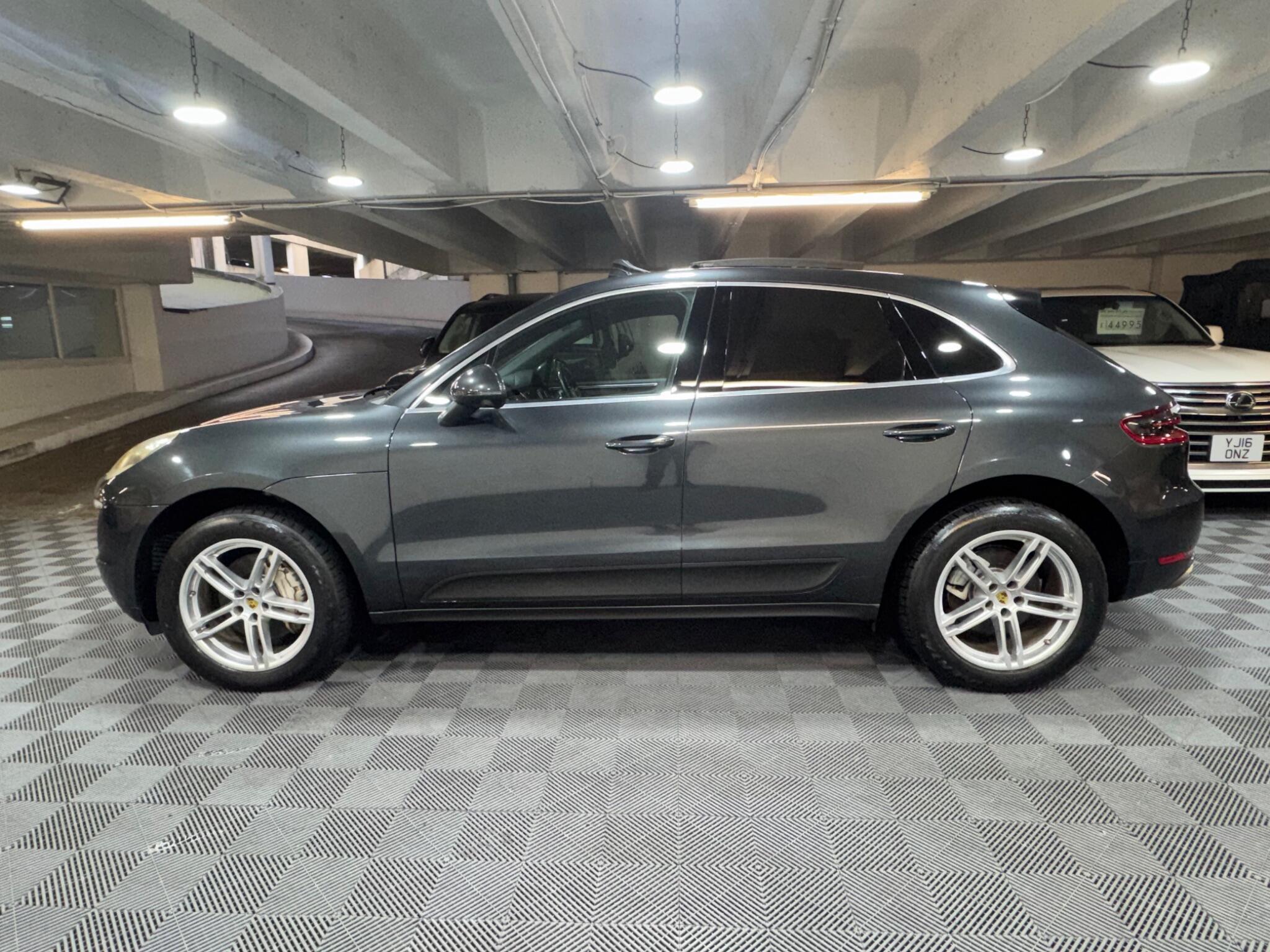 Porsche Macan - Image 2