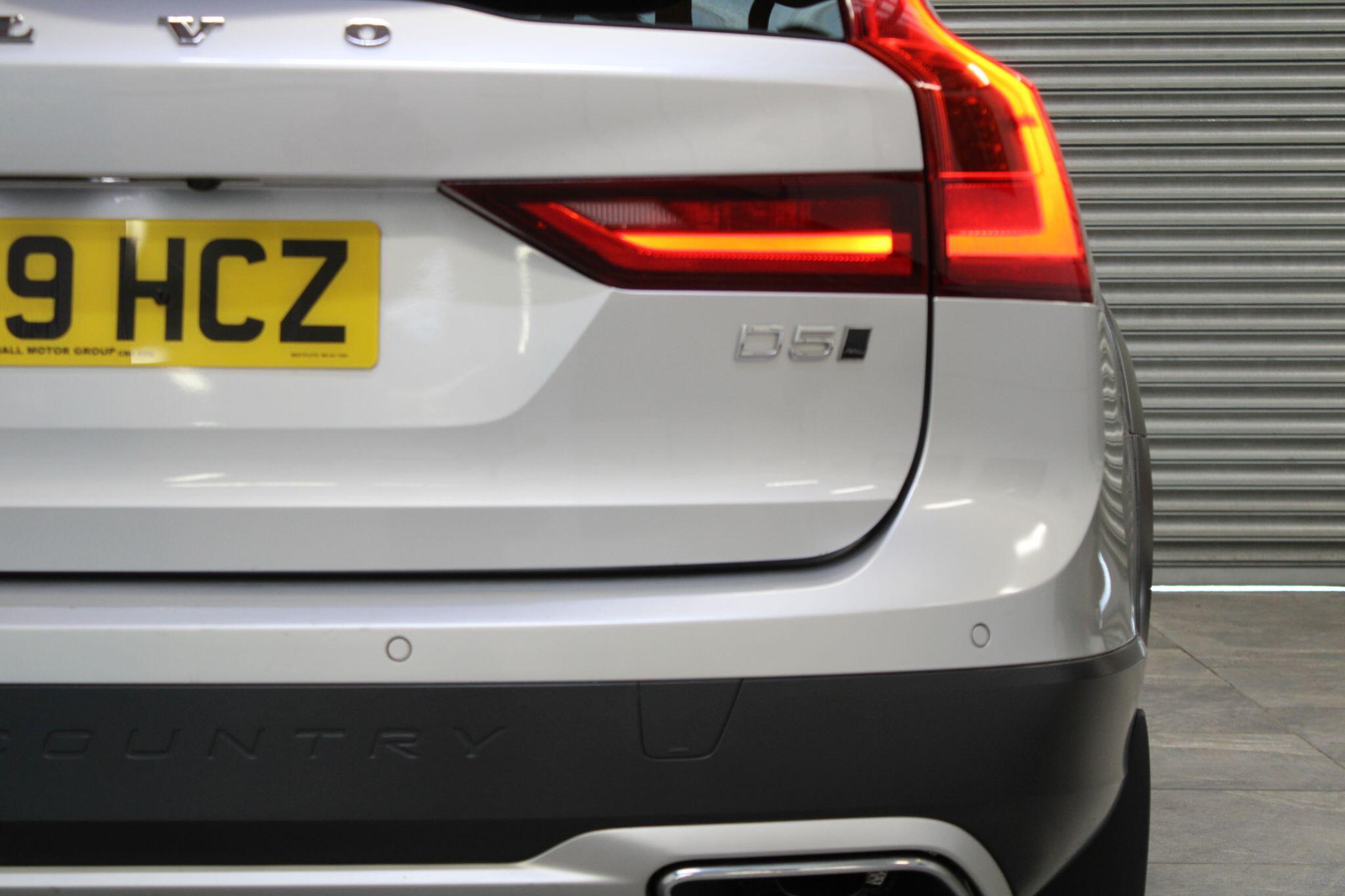 Volvo V90 CROSS COUNTRY - Image 14