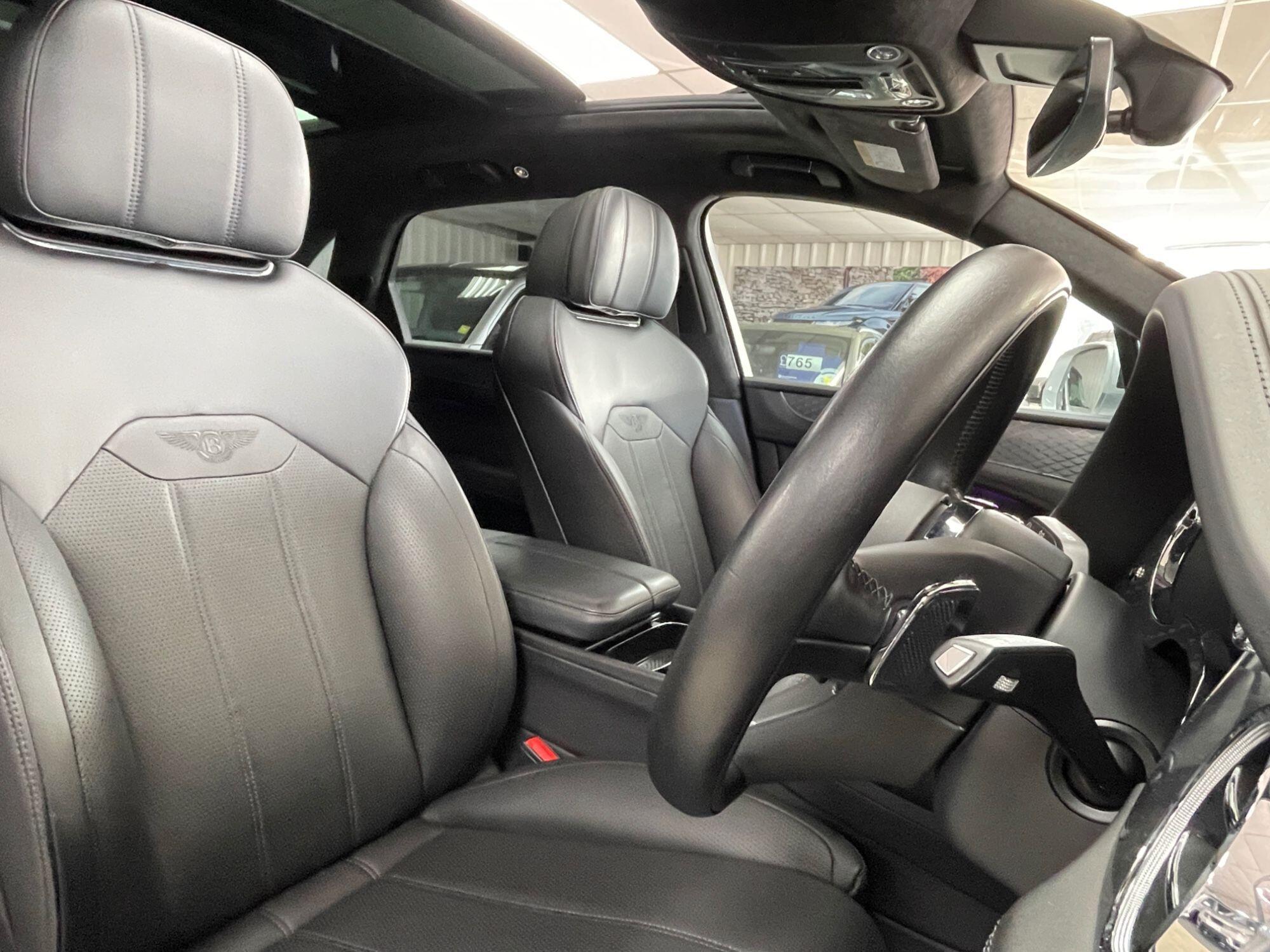 Bentley Bentayga - Image 28