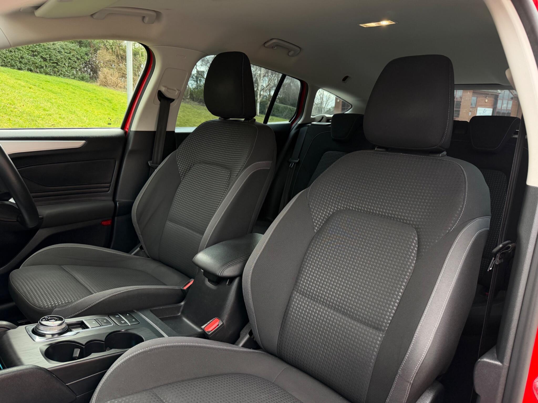 Ford Focus - Image 35