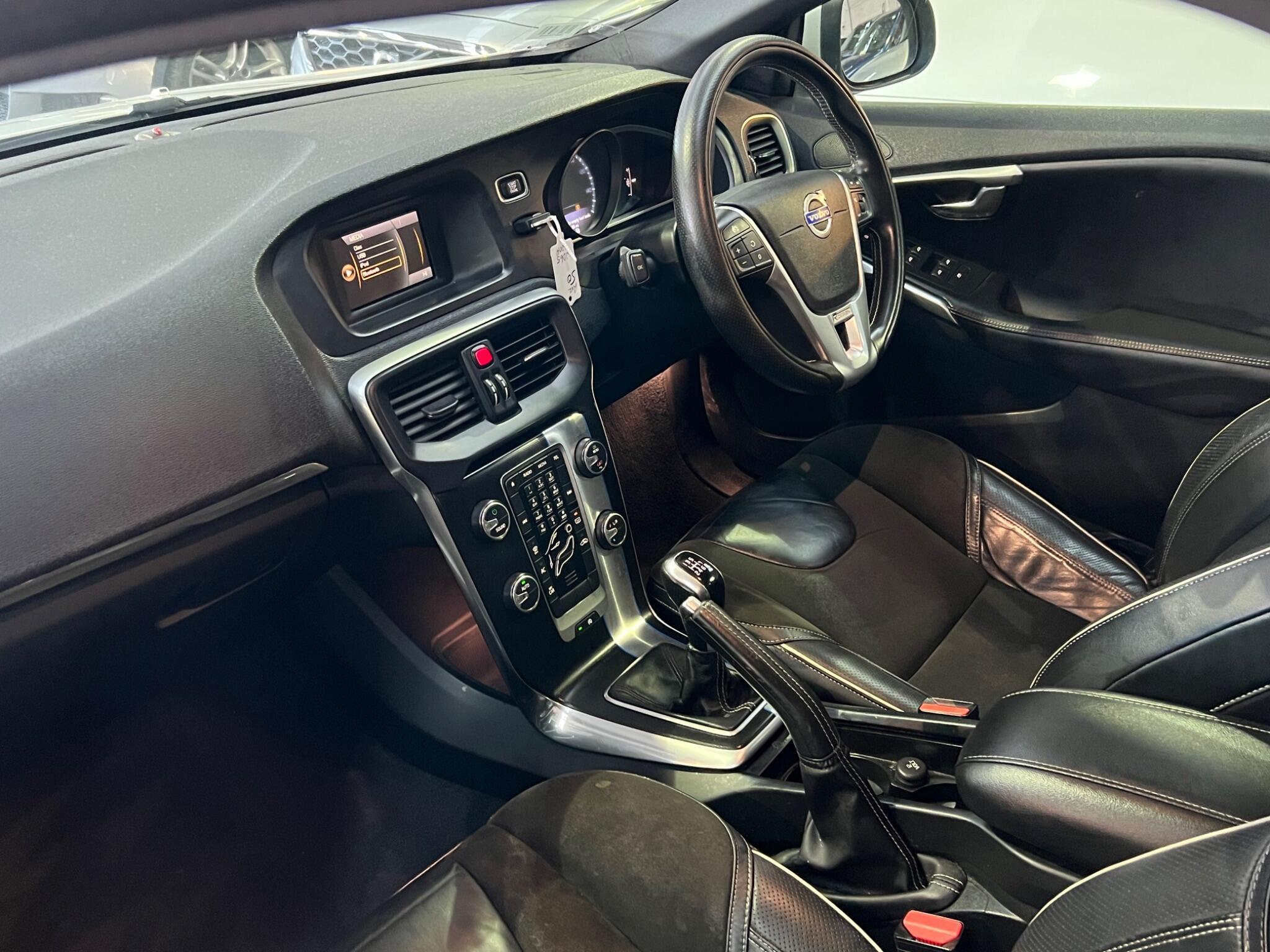 Volvo V40 - Image 17