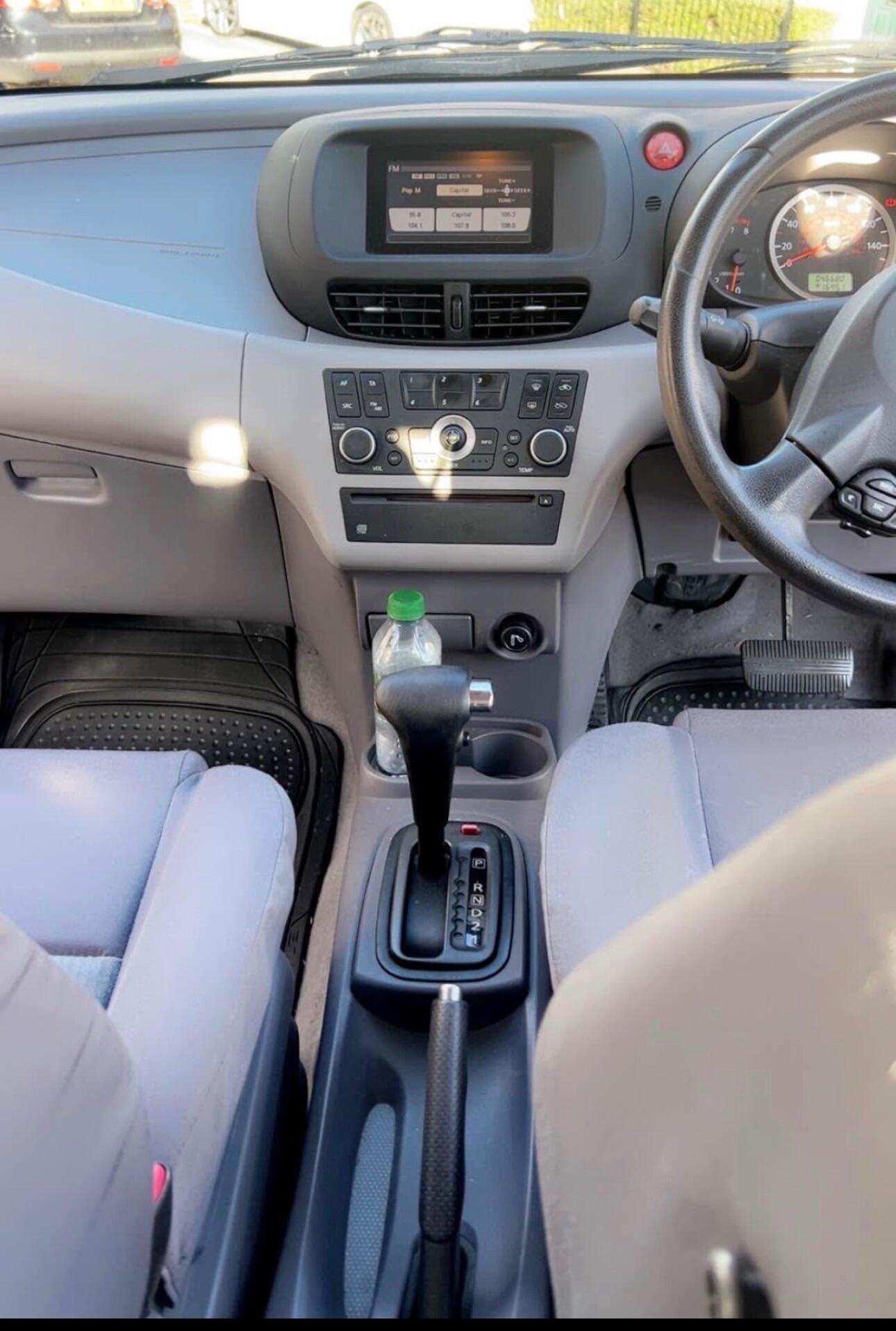 Nissan Almera Tino - Image 6