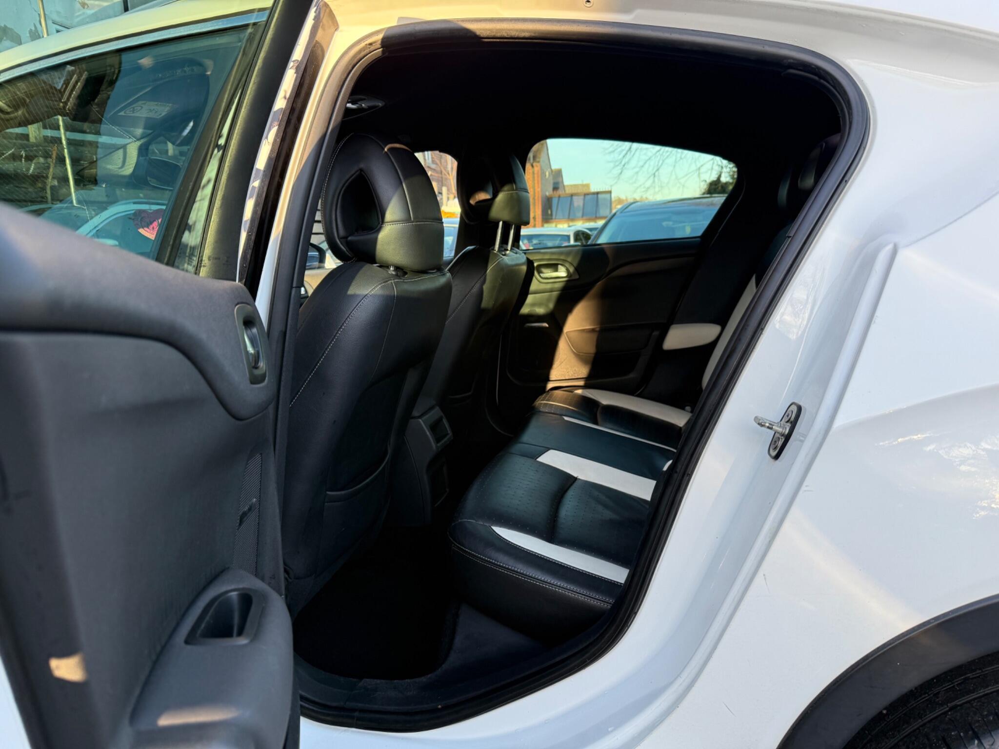 DS AUTOMOBILES DS 4 CROSSBACK - Image 28