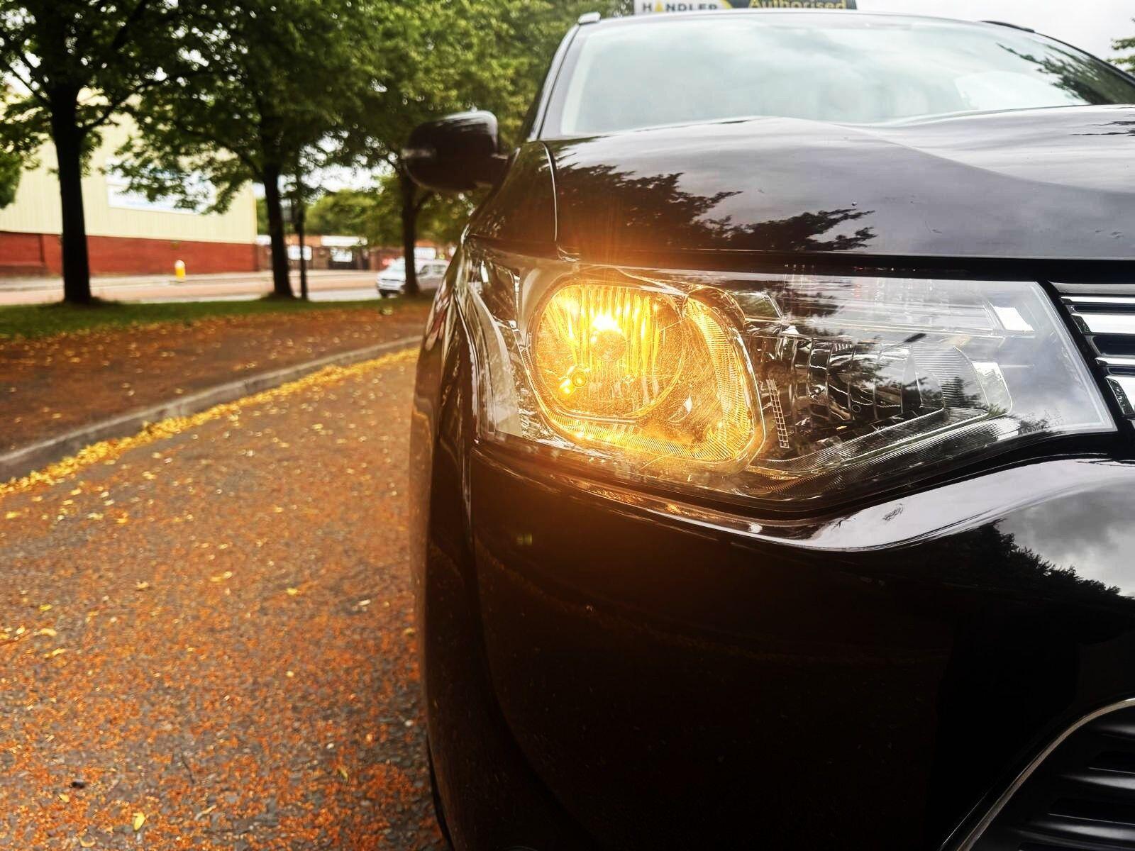 Mitsubishi Outlander - Image 13