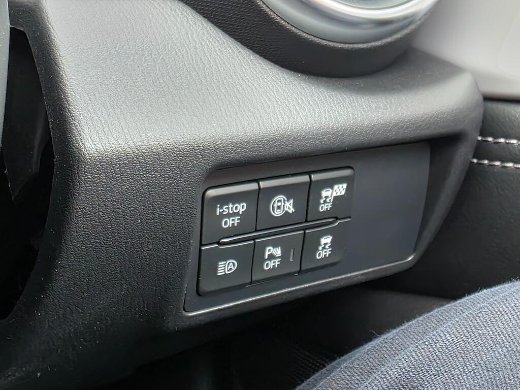 Mazda MX-5 RF - Image 33