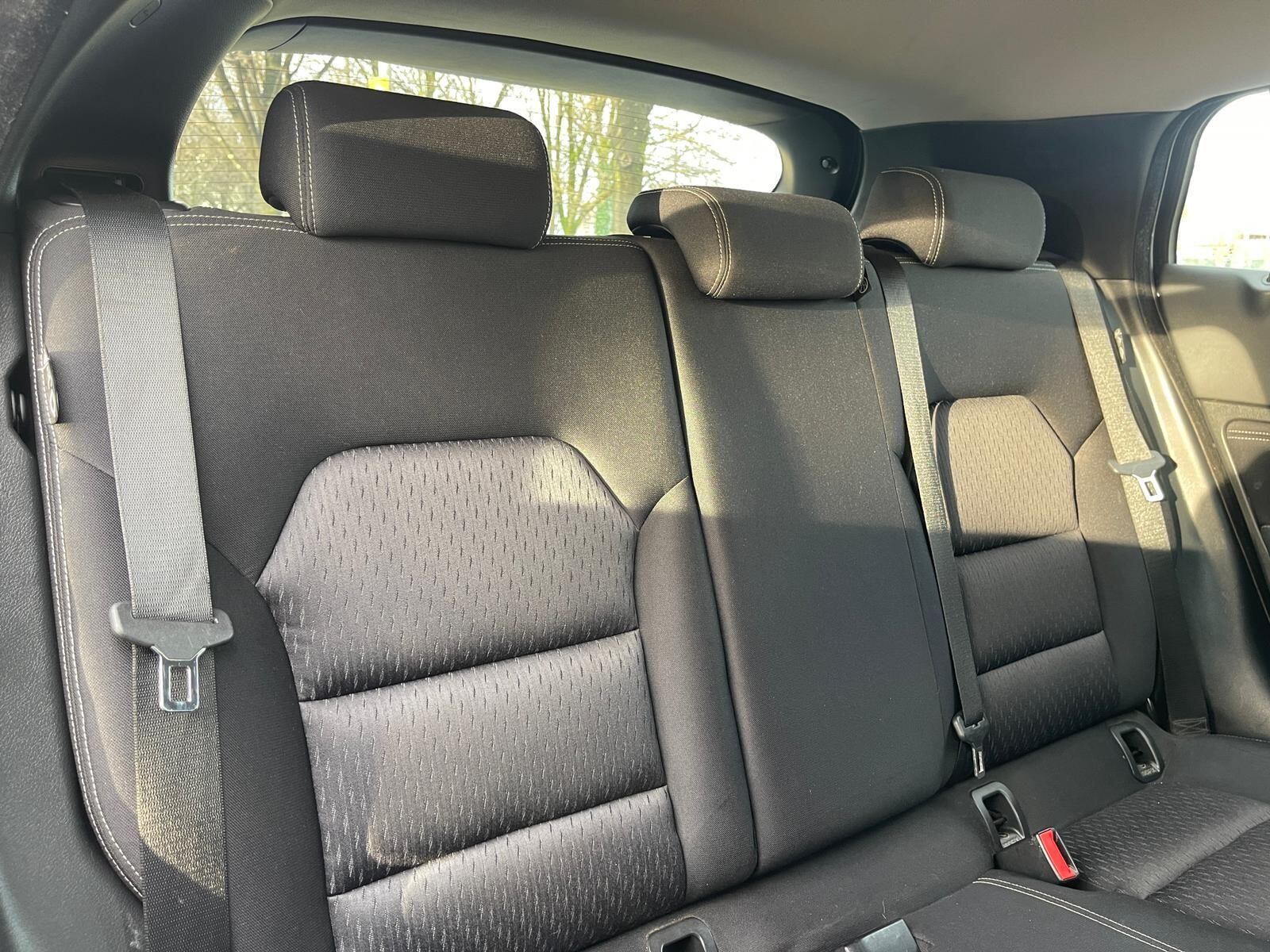 Infiniti Q30 - Image 21