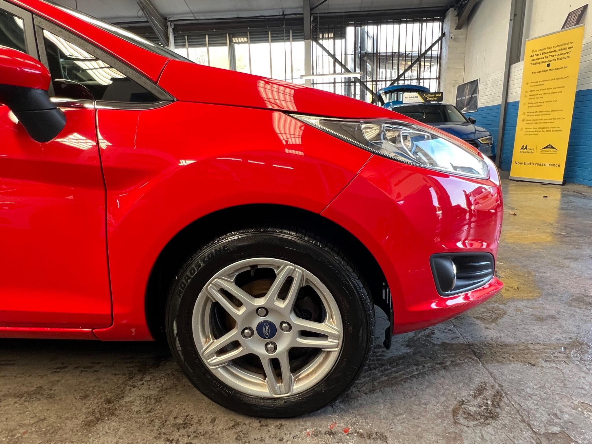 Ford Fiesta - Image 16