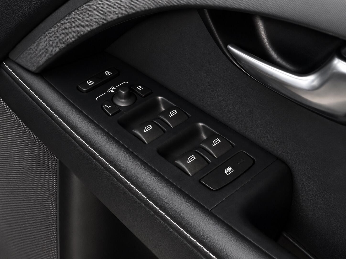Volvo XC70 - Image 13