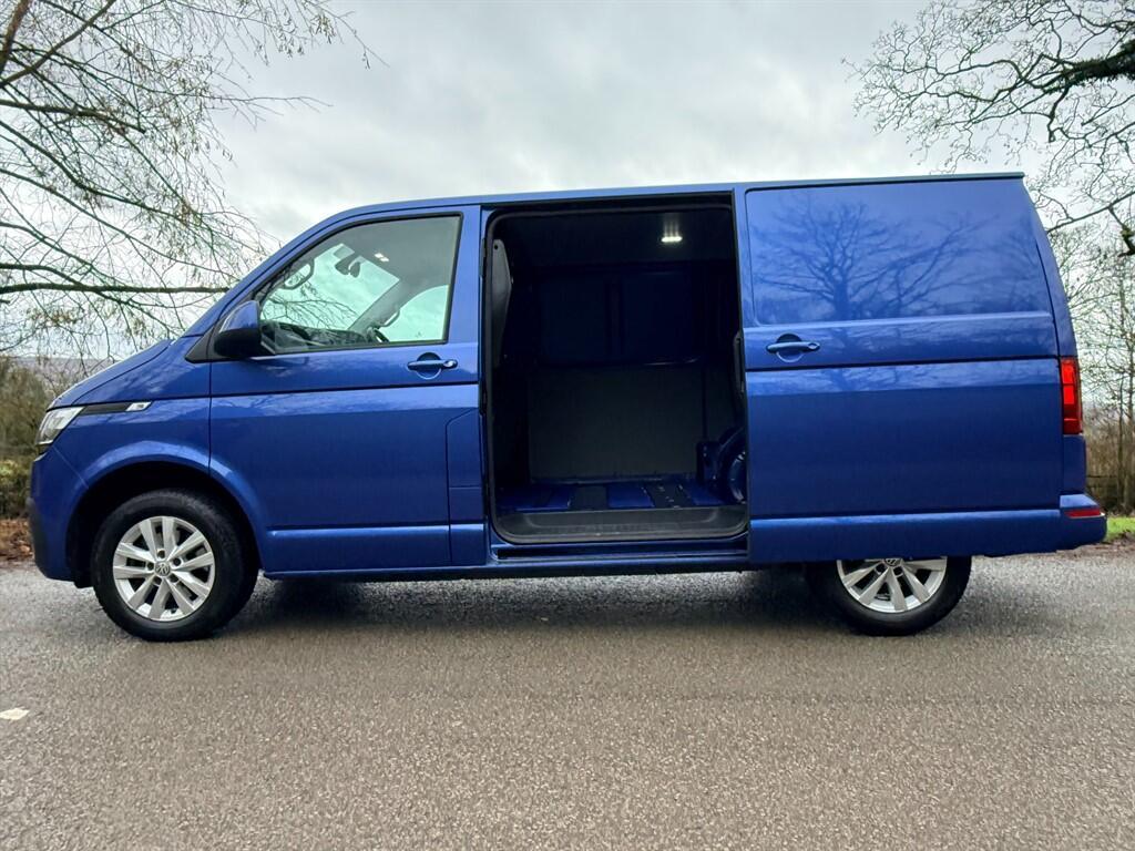 Volkswagen Transporter - Image 8