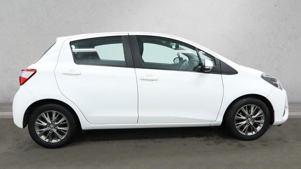 Toyota Yaris - Image 5