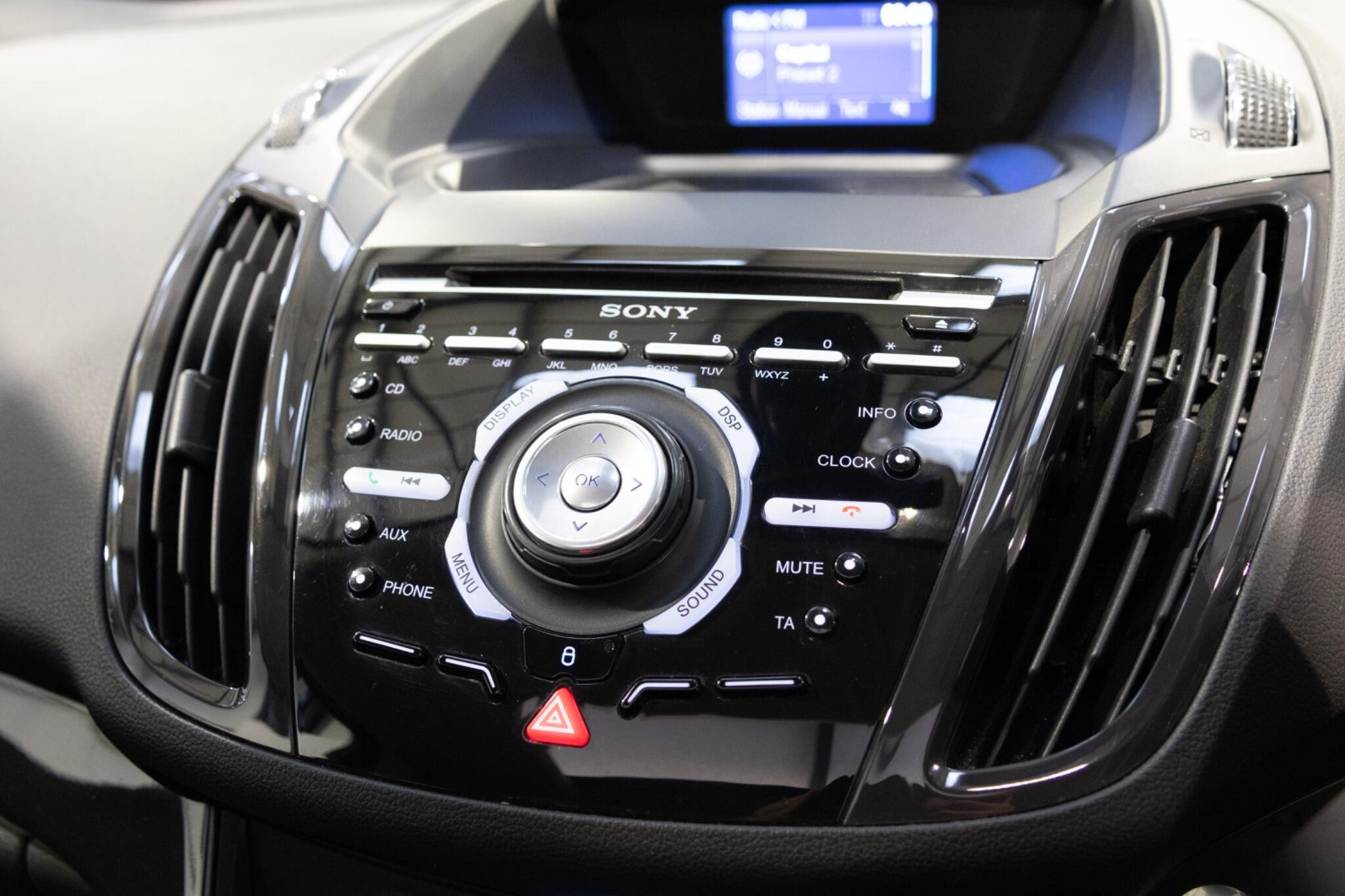 Ford Kuga - Image 21