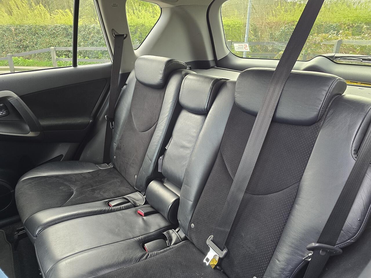 Toyota RAV4 - Image 7