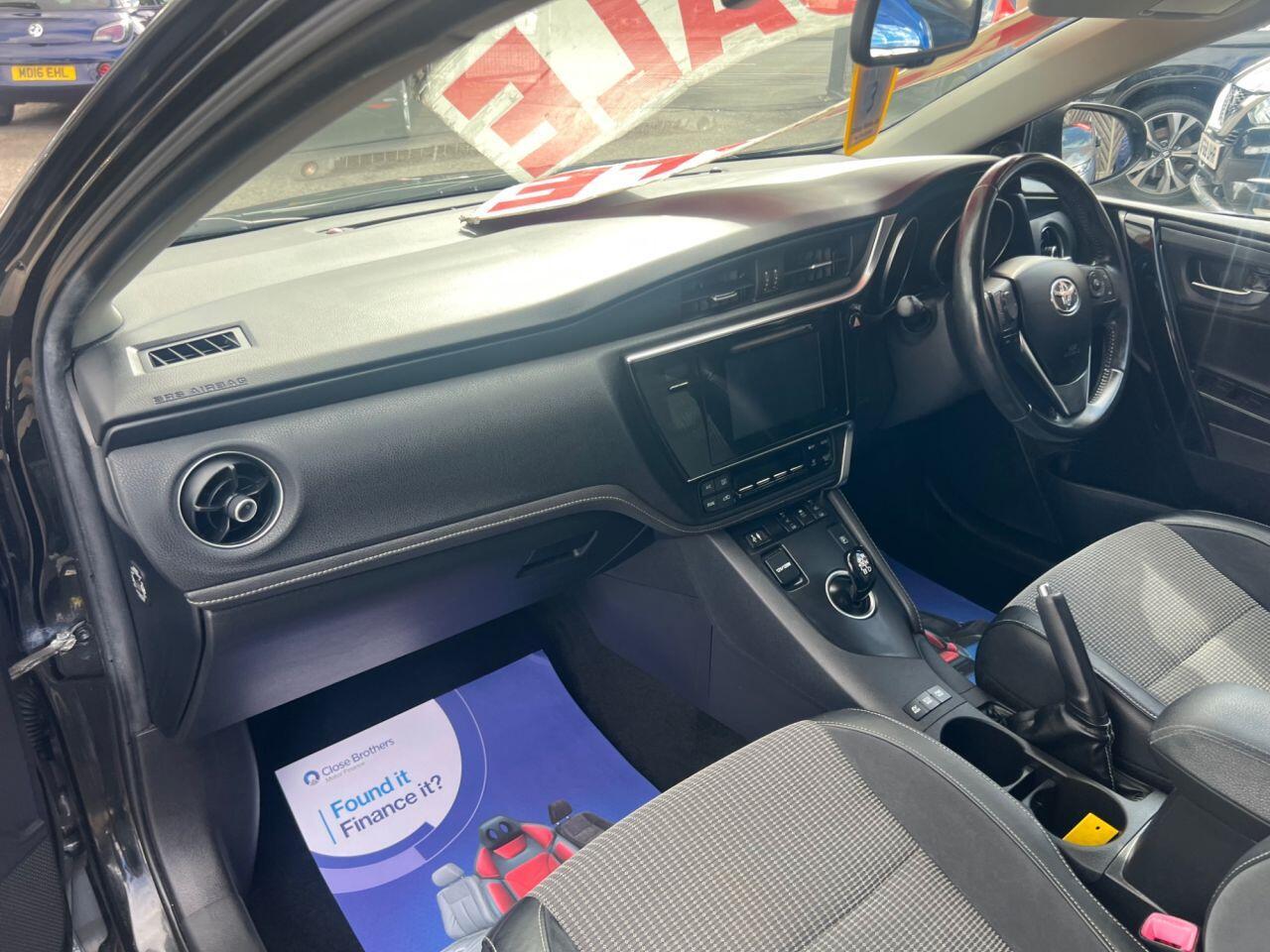 Toyota Auris - Image 8