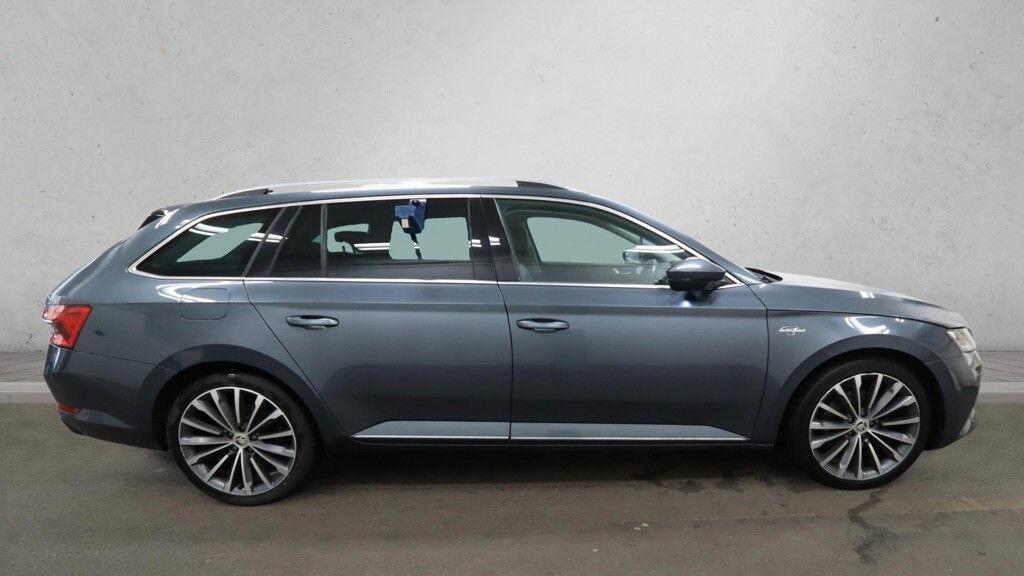 Skoda Superb - Image 8