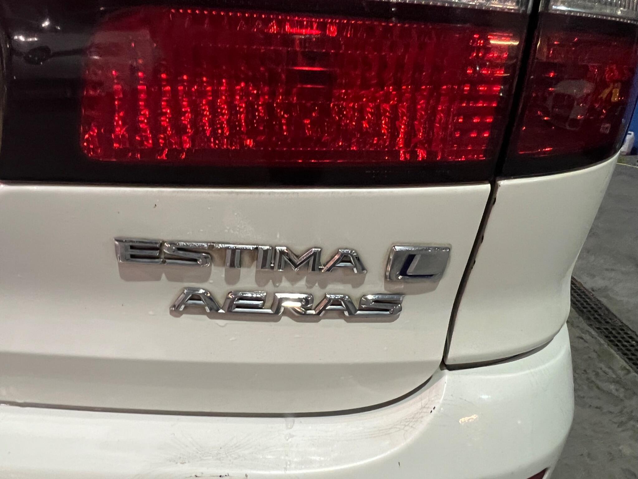 Toyota Estima - Image 29