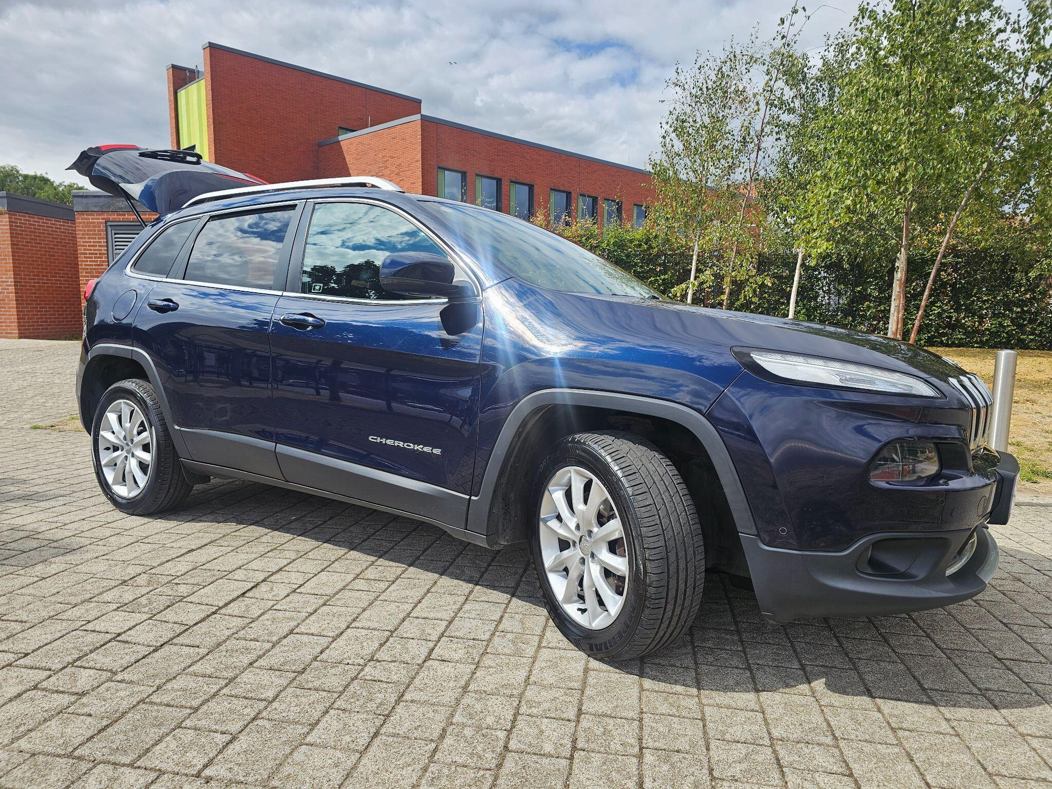 Jeep Cherokee - Image 7