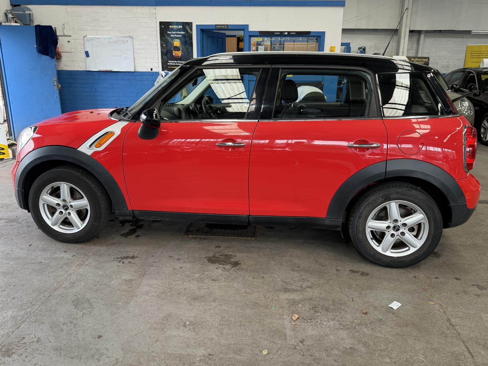 MINI Countryman - Image 2