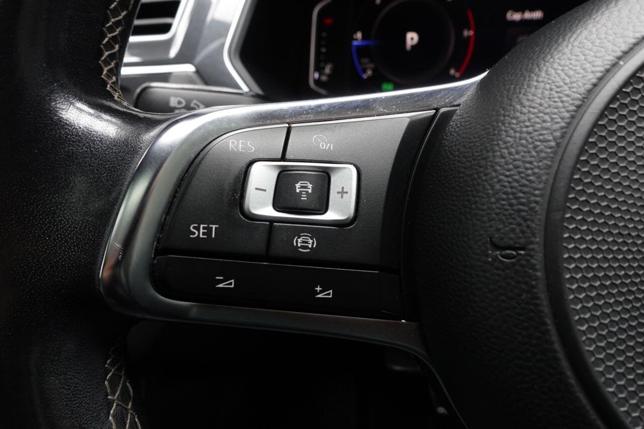 Volkswagen Tiguan - Image 32