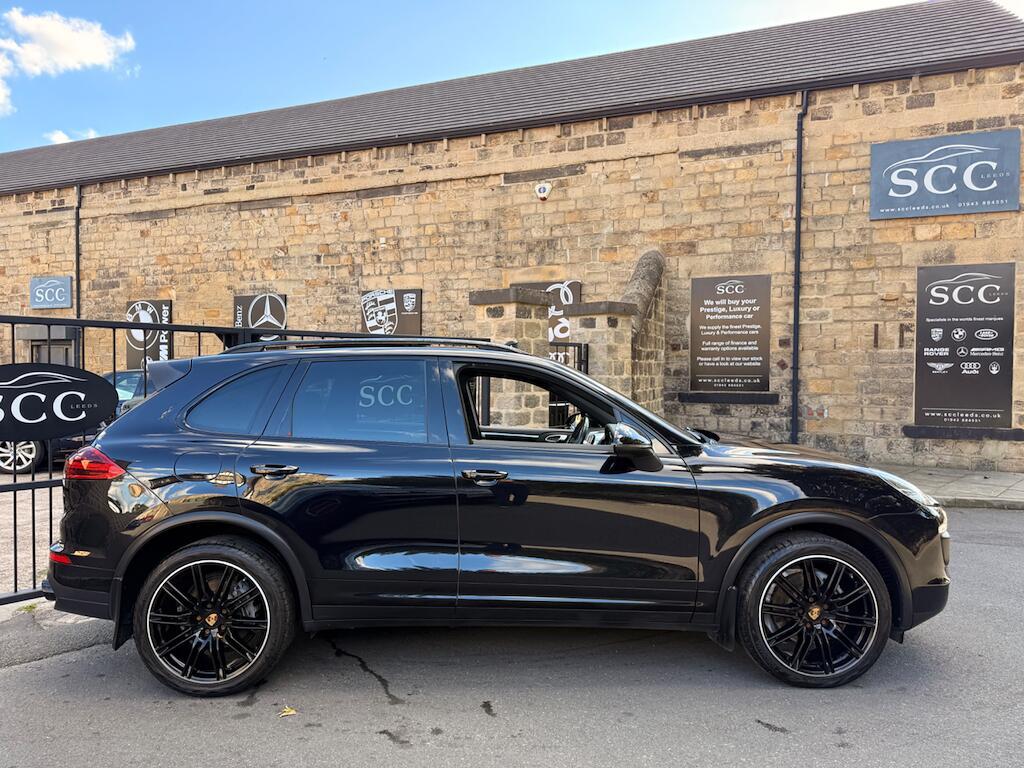Porsche Cayenne - Image 5