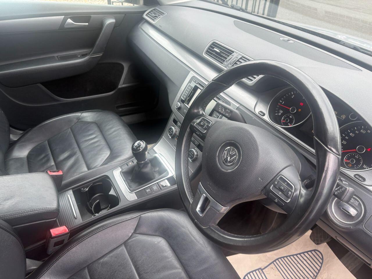 Volkswagen Passat - Image 9