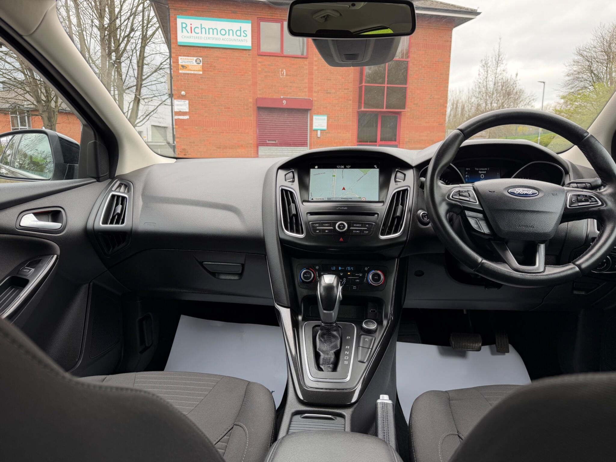 Ford Focus - Image 44