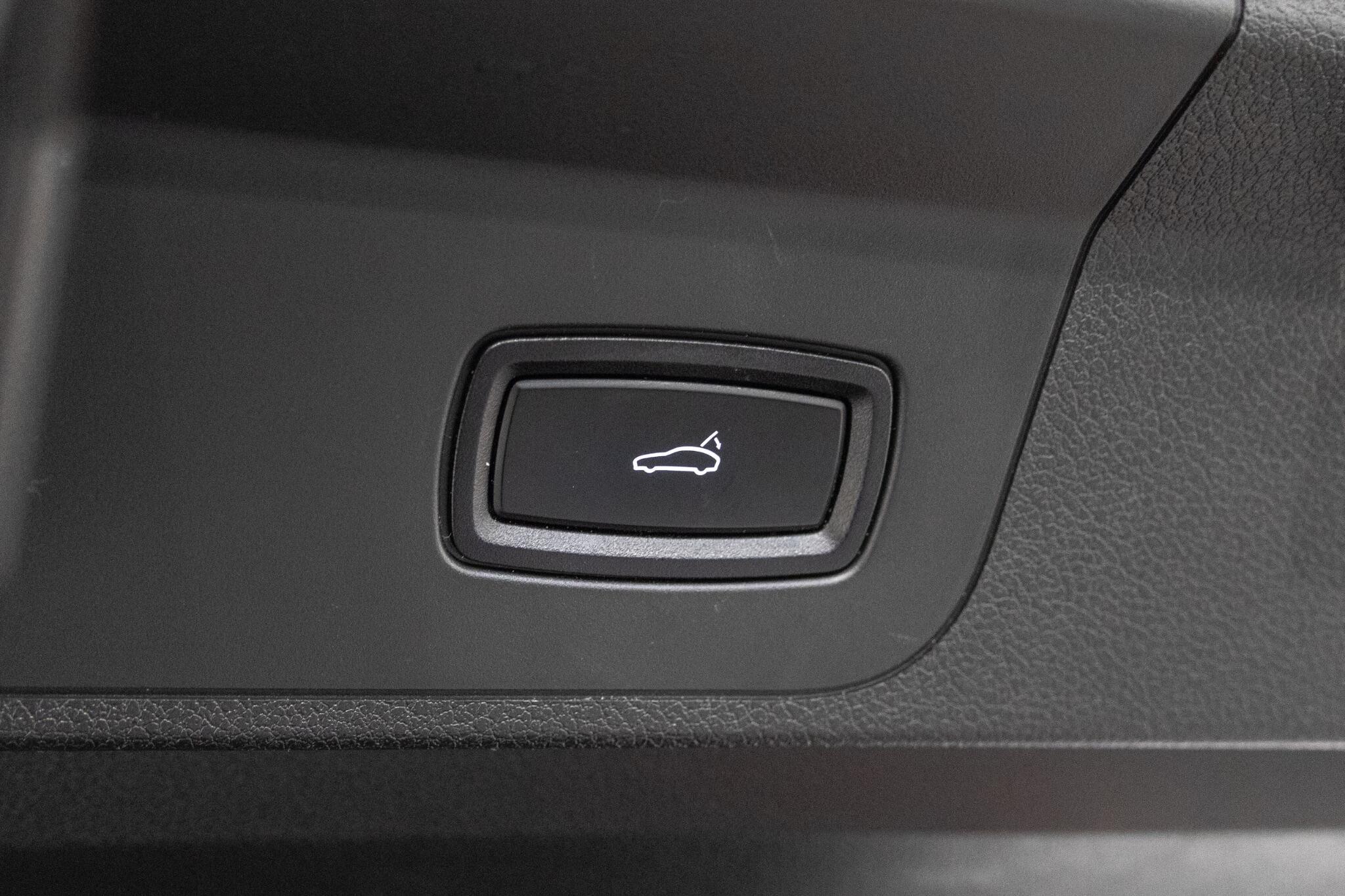 Porsche Panamera - Image 13