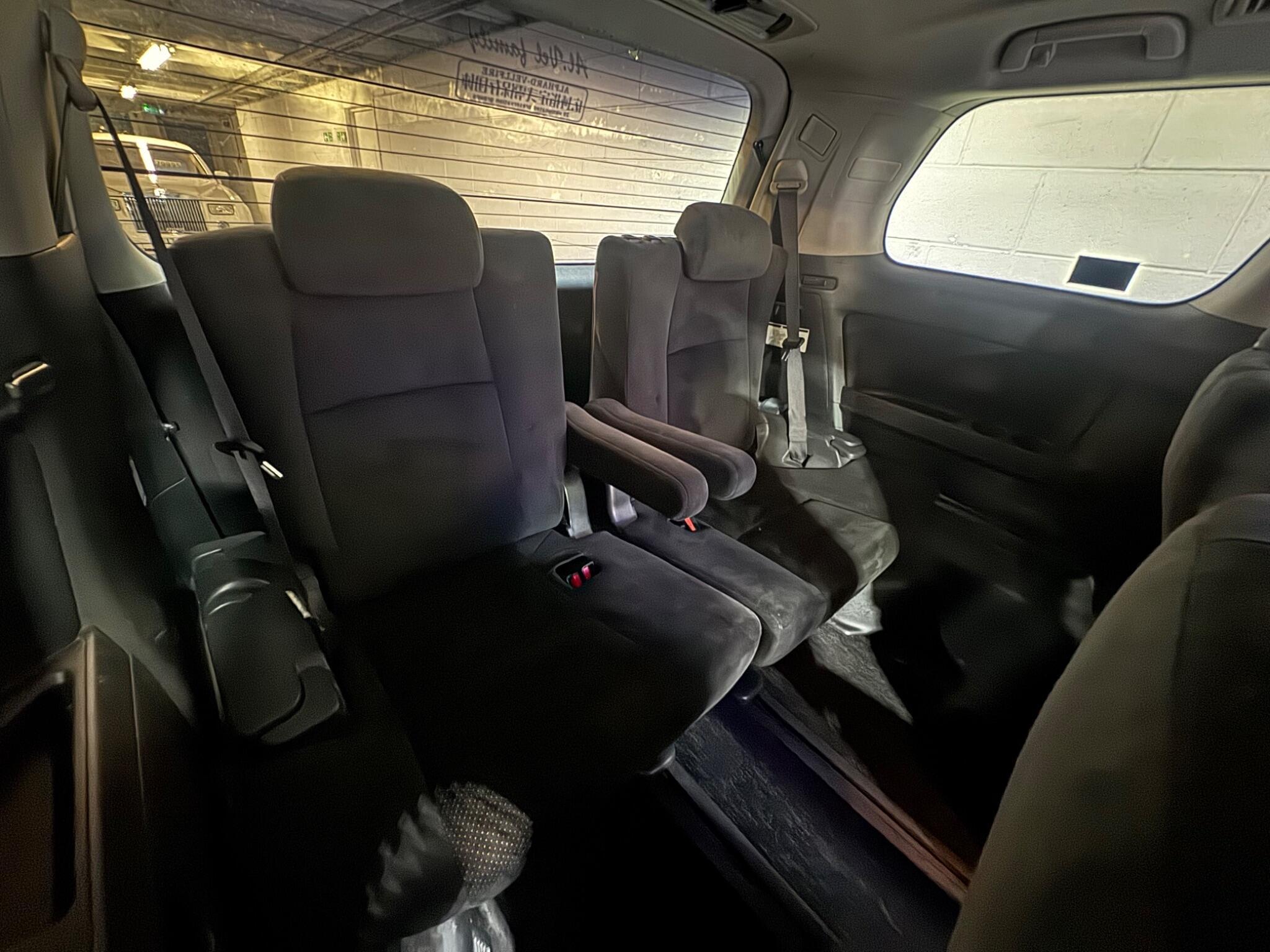 Toyota Vellfire - Image 12