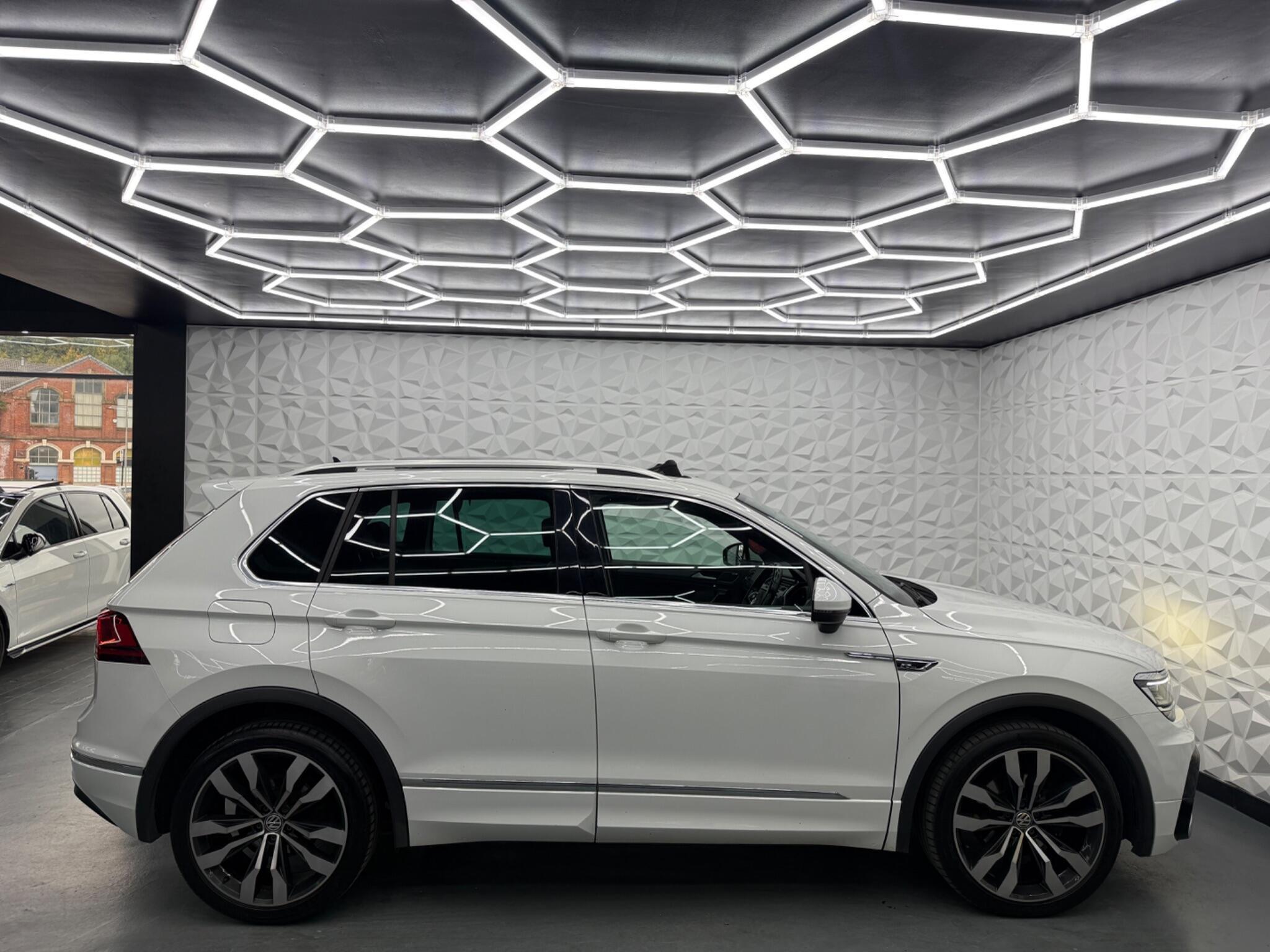 Volkswagen Tiguan - Image 16
