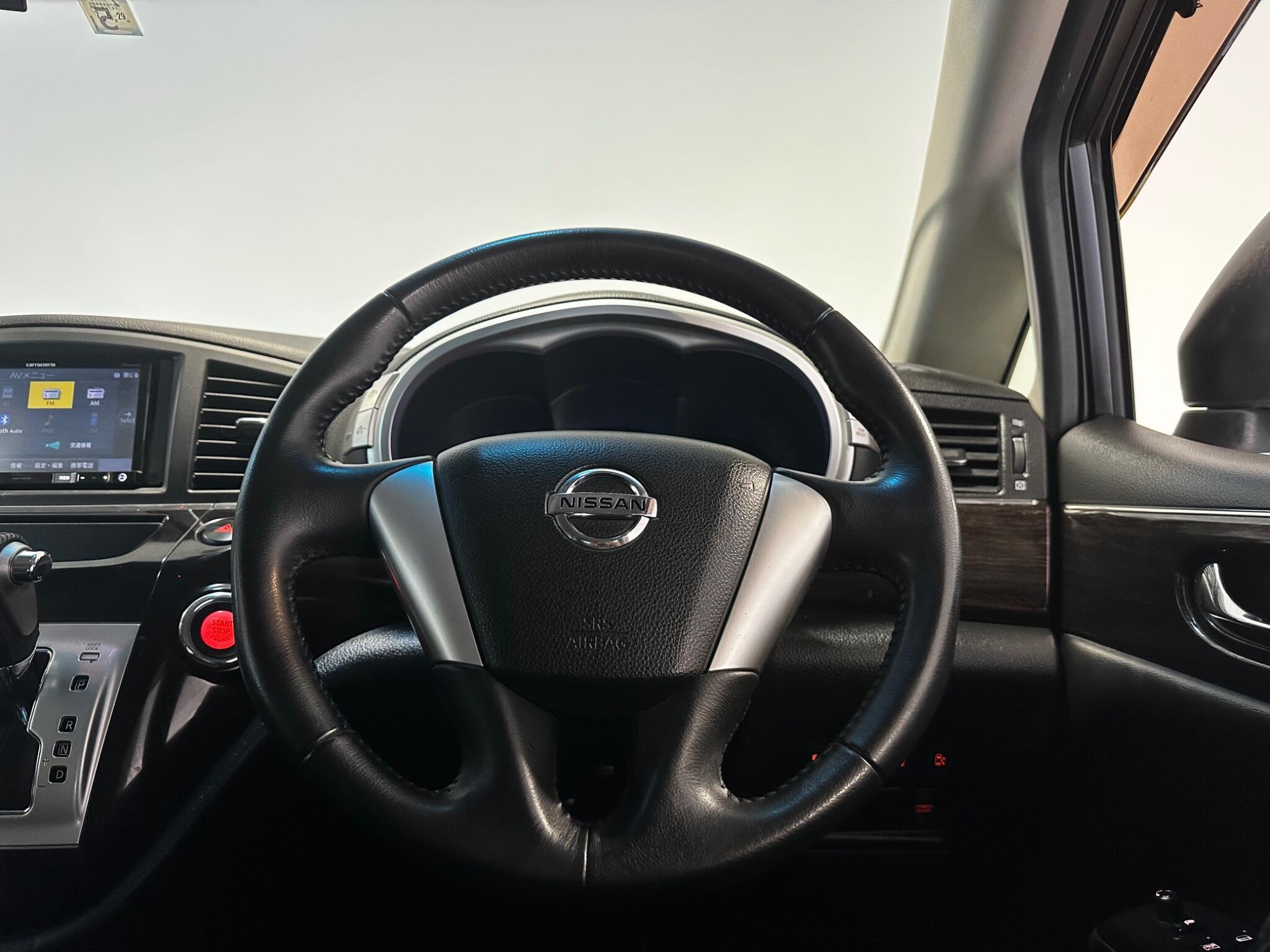 Nissan Elgrand - Image 28