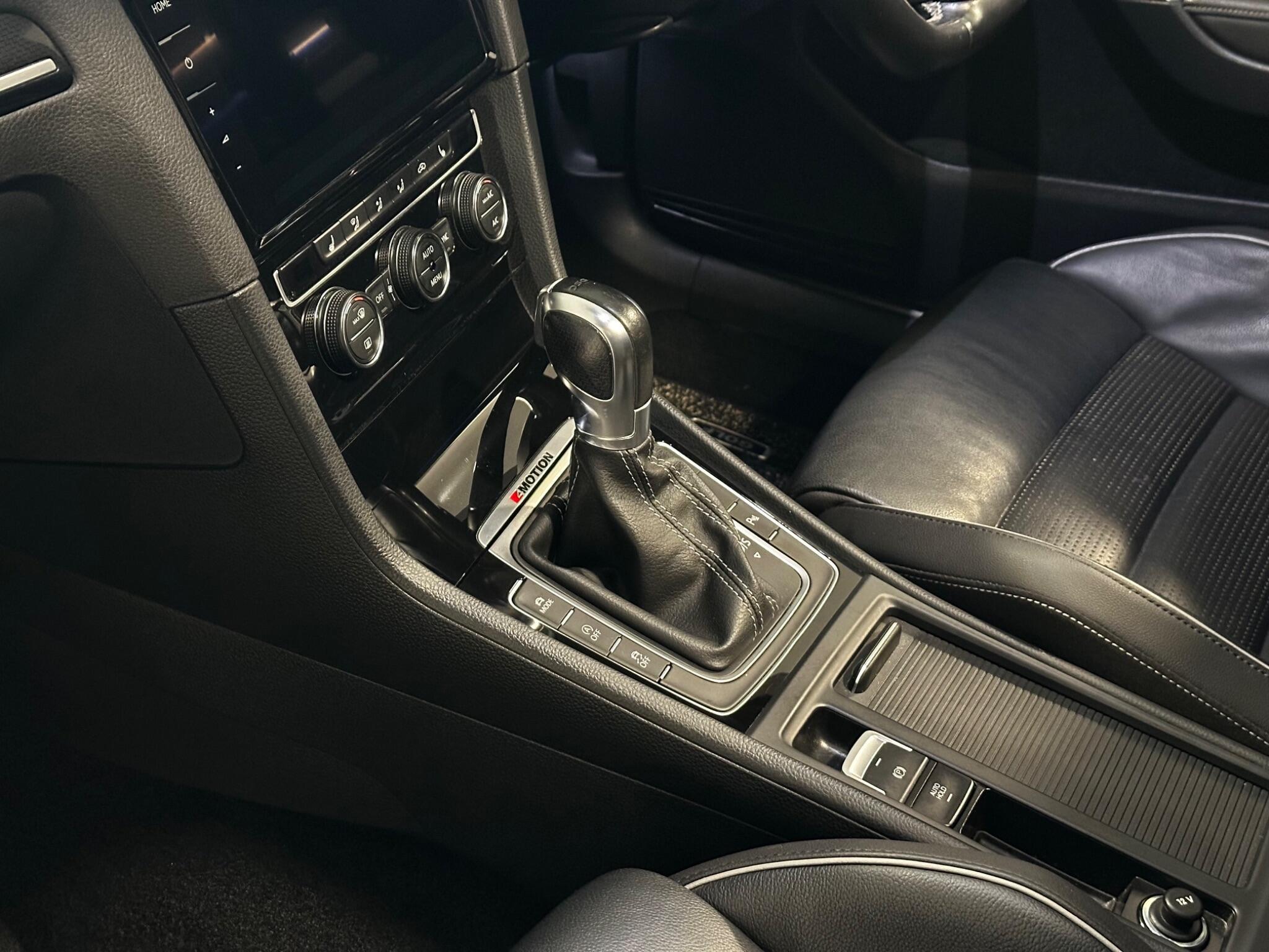 Volkswagen Golf - Image 33