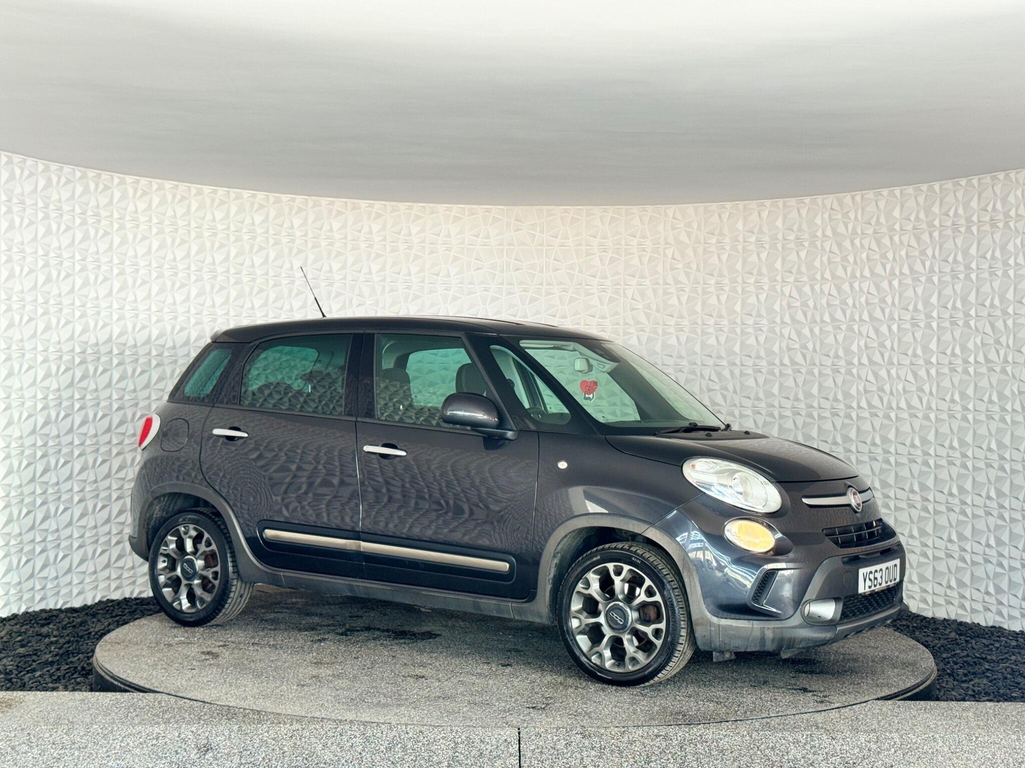Fiat 500L - Image 17