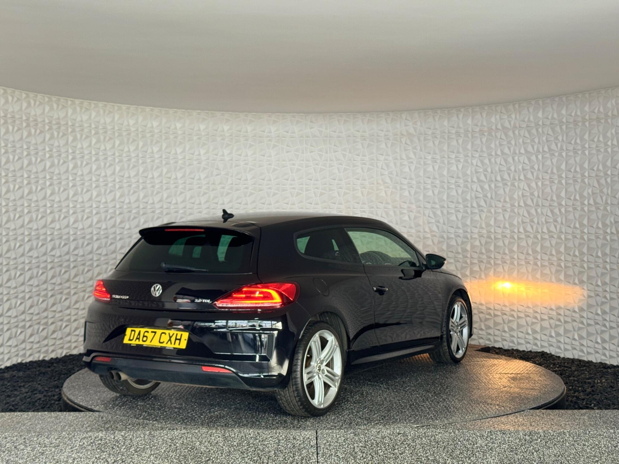 Volkswagen Scirocco - Image 11