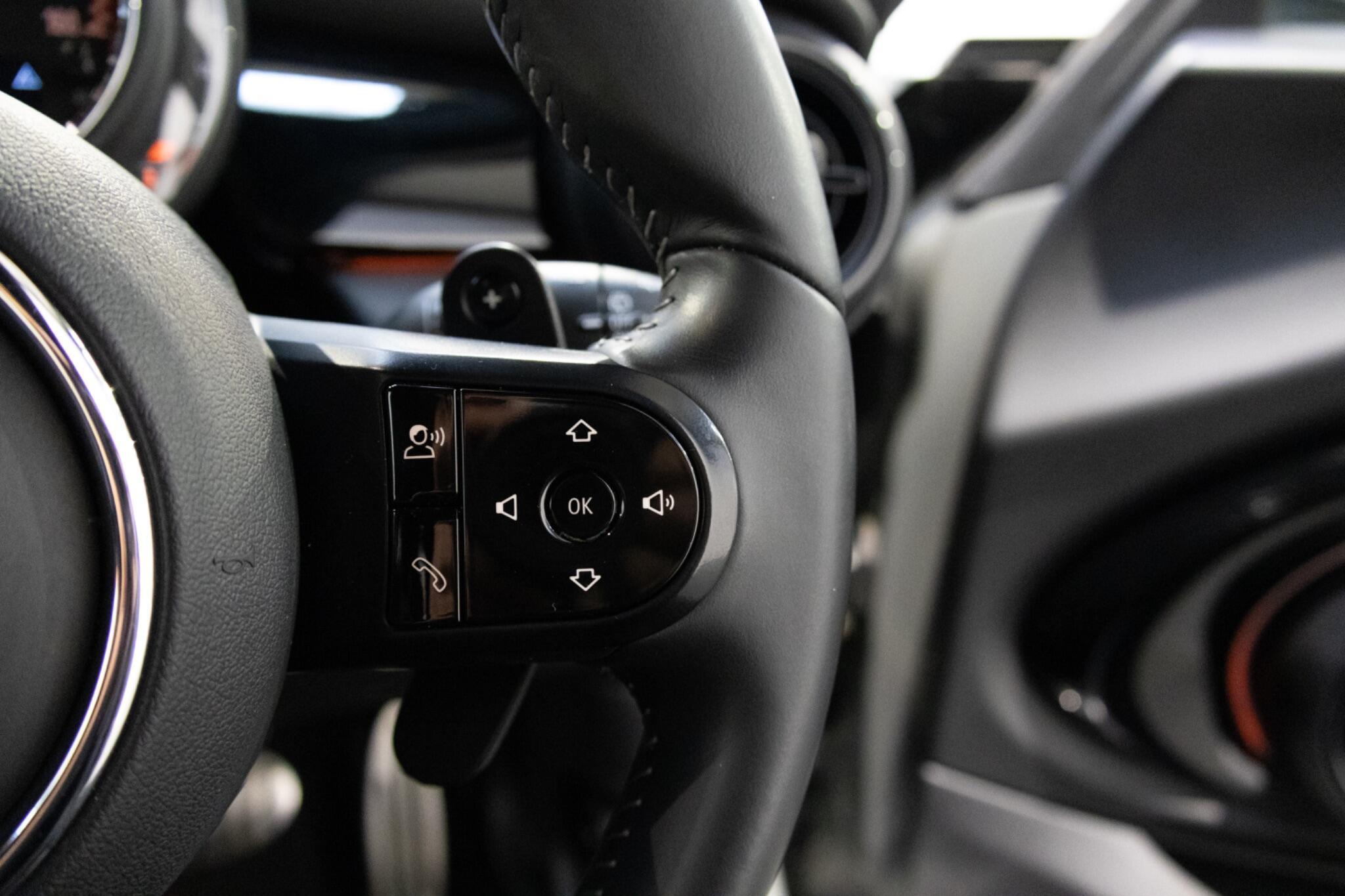 MINI Hatch - Image 25