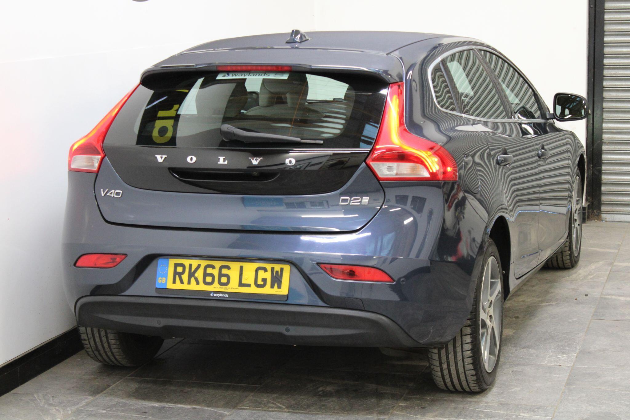 Volvo V40 - Image 12