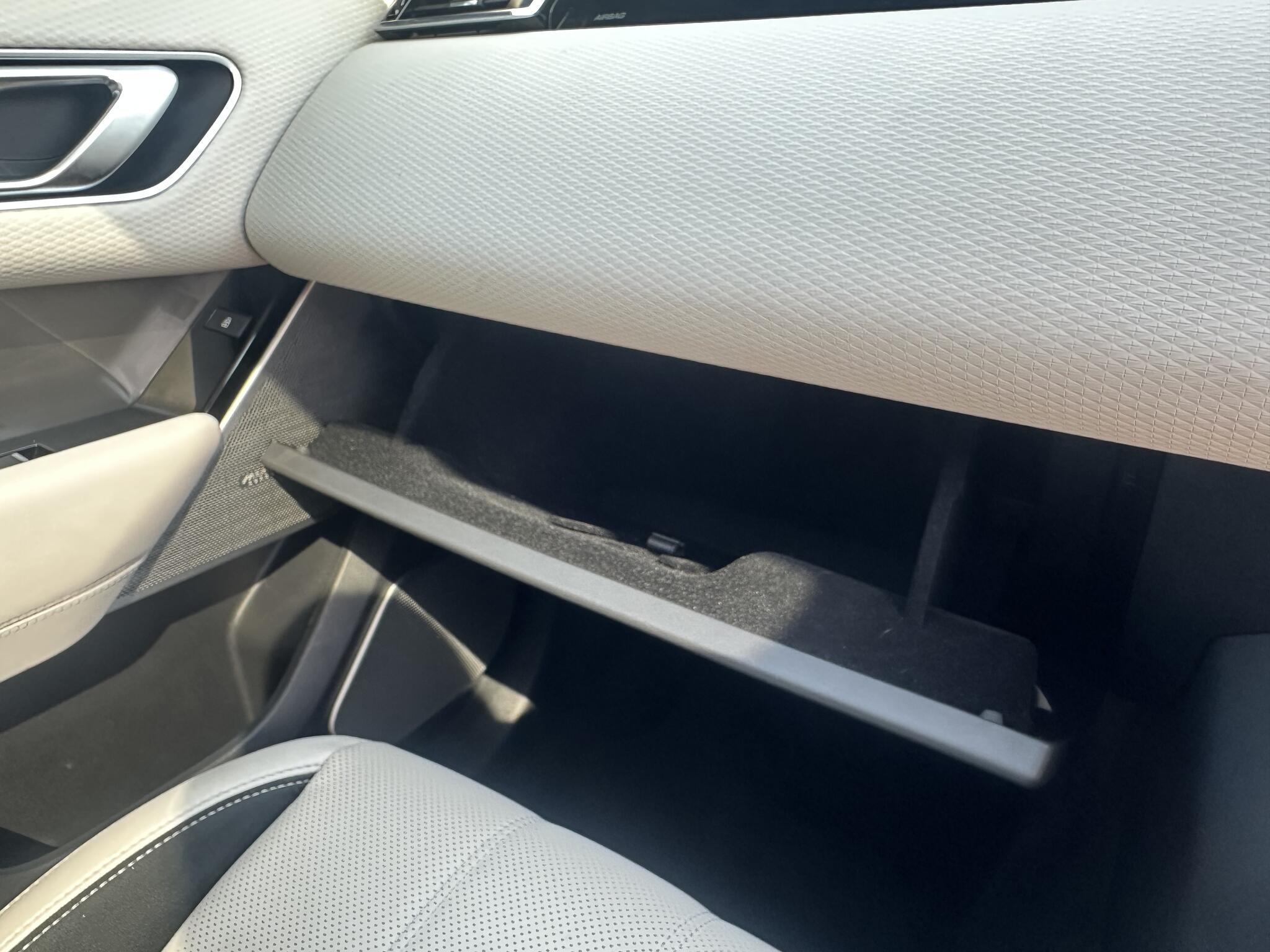 Land Rover Range Rover Velar - Image 13