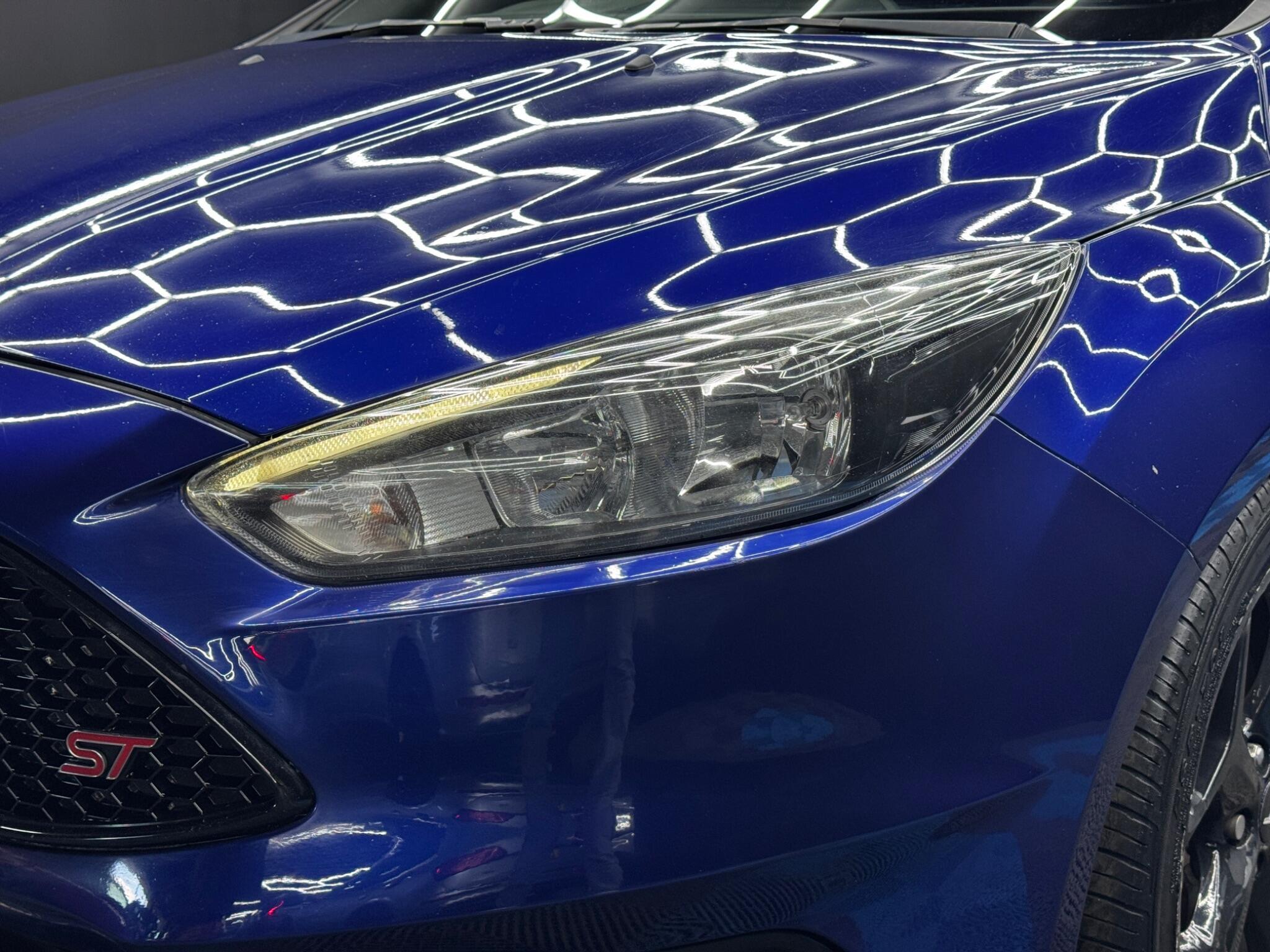 Ford Focus - Image 46