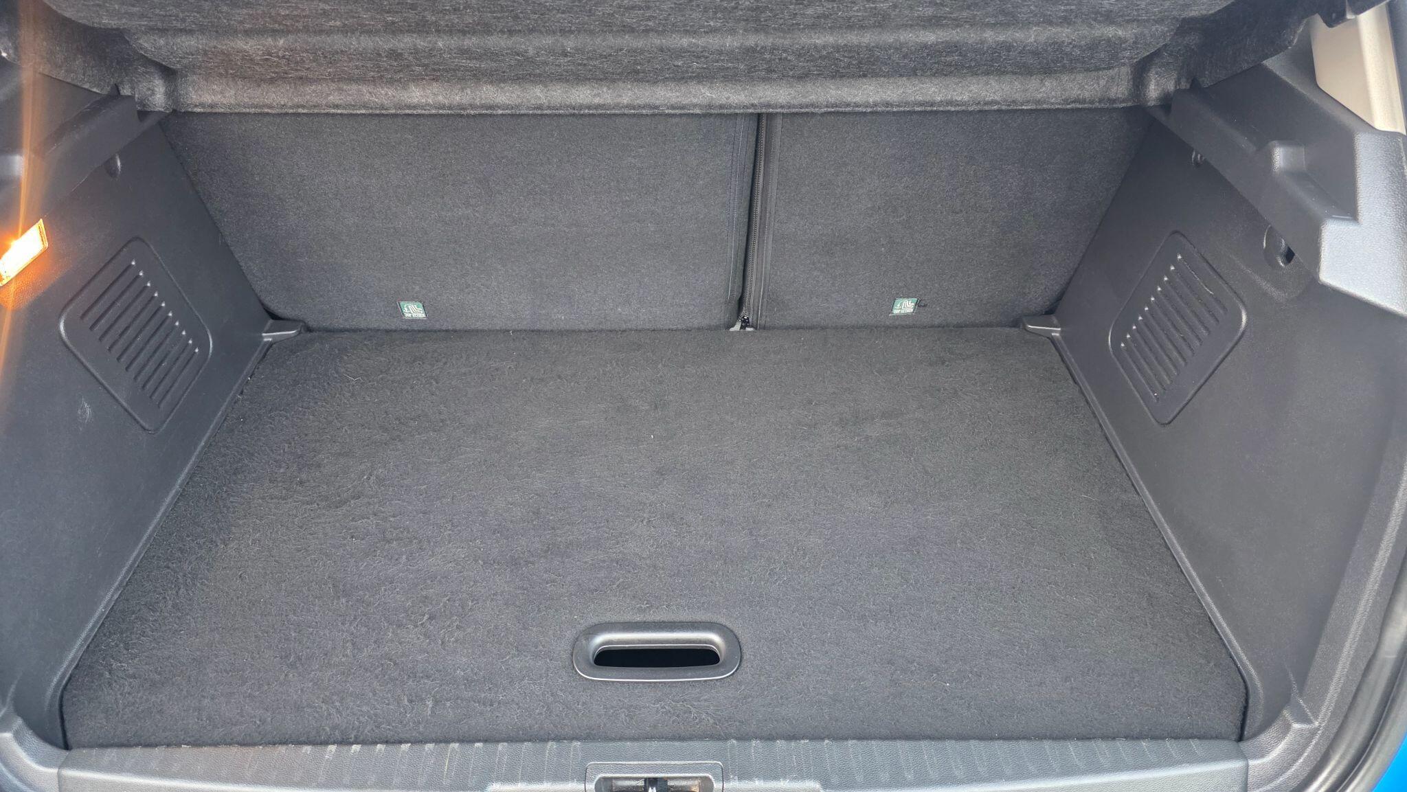 Renault Captur - Image 44