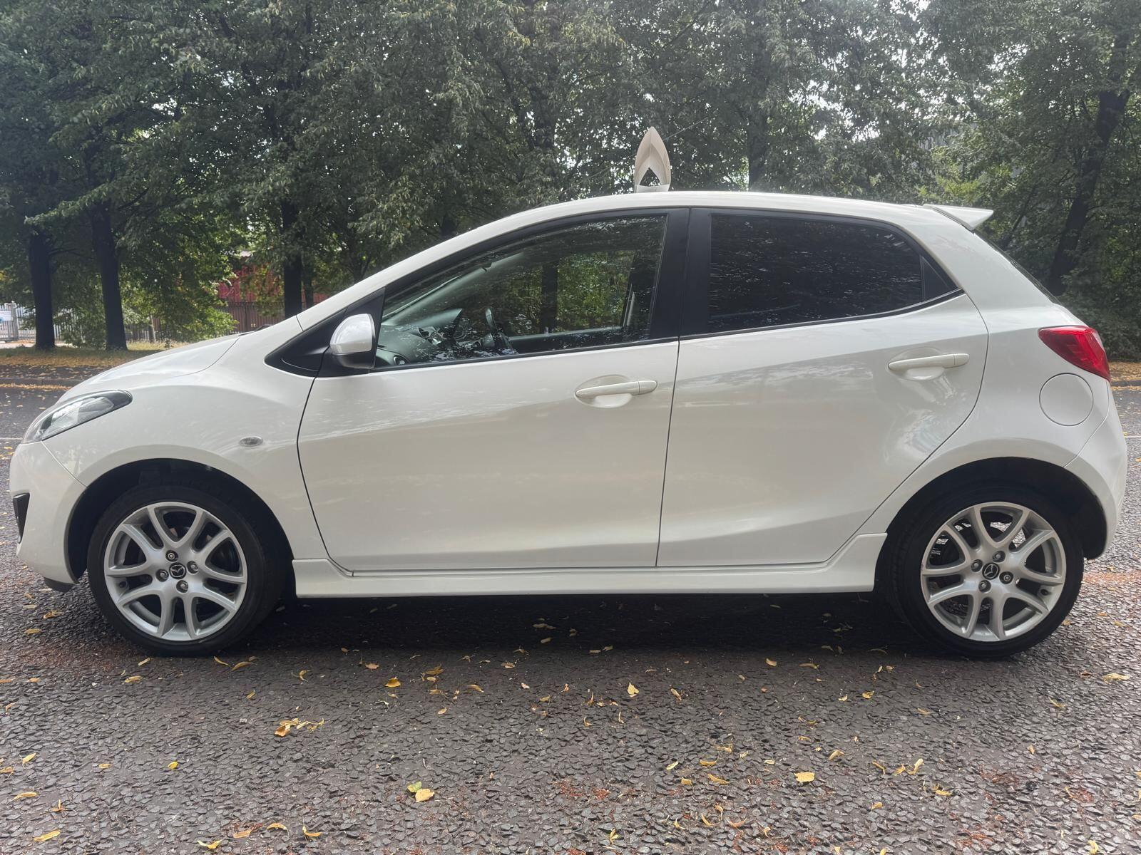 Mazda MAZDA2 - Image 10
