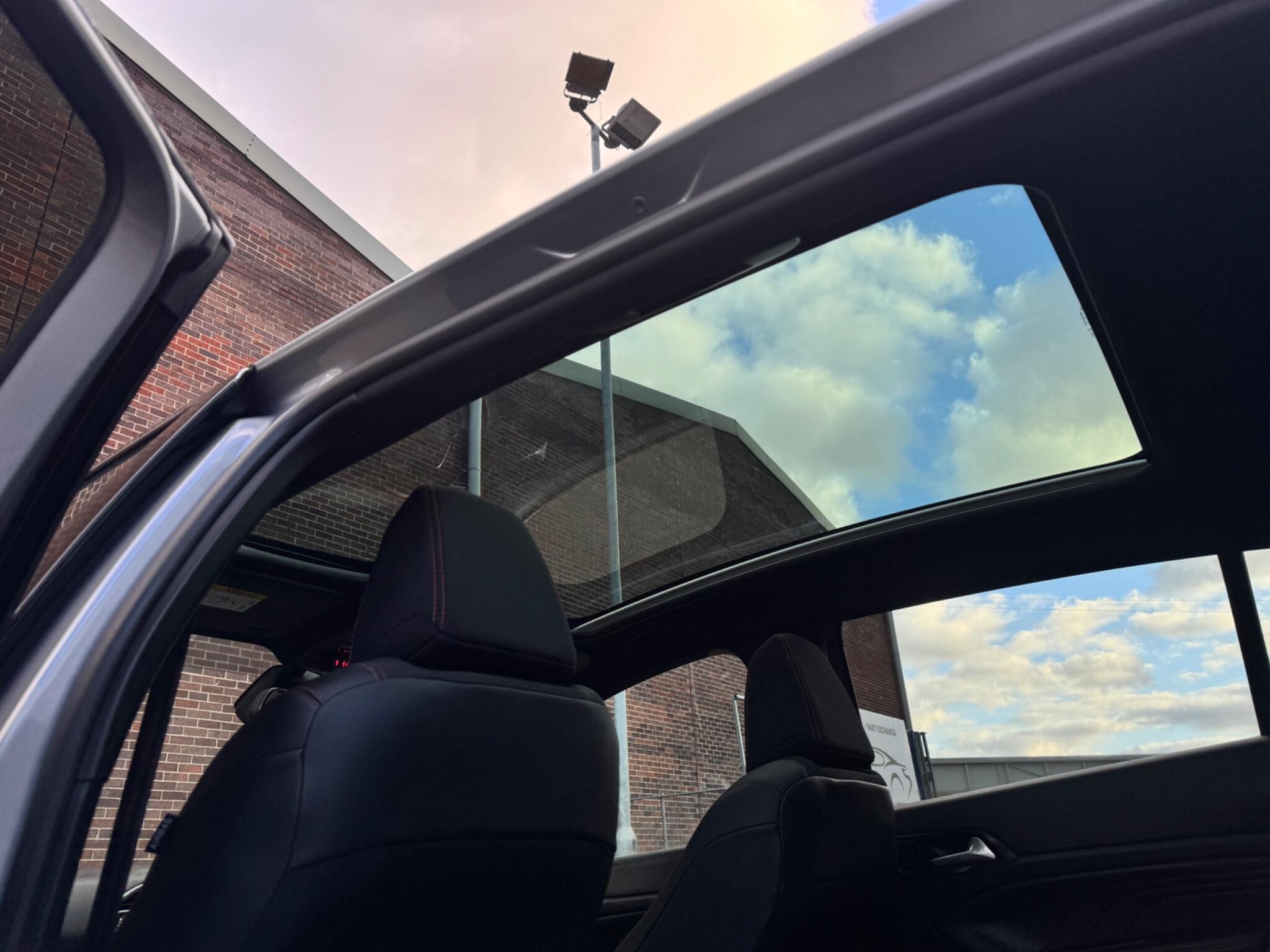 Peugeot 308 - Image 14