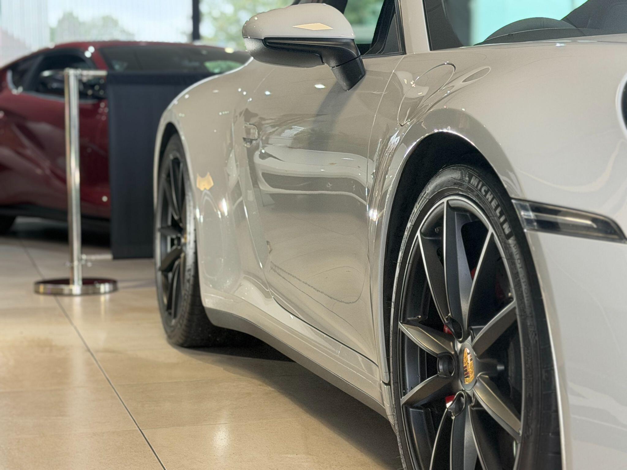 Porsche 911 - Image 12