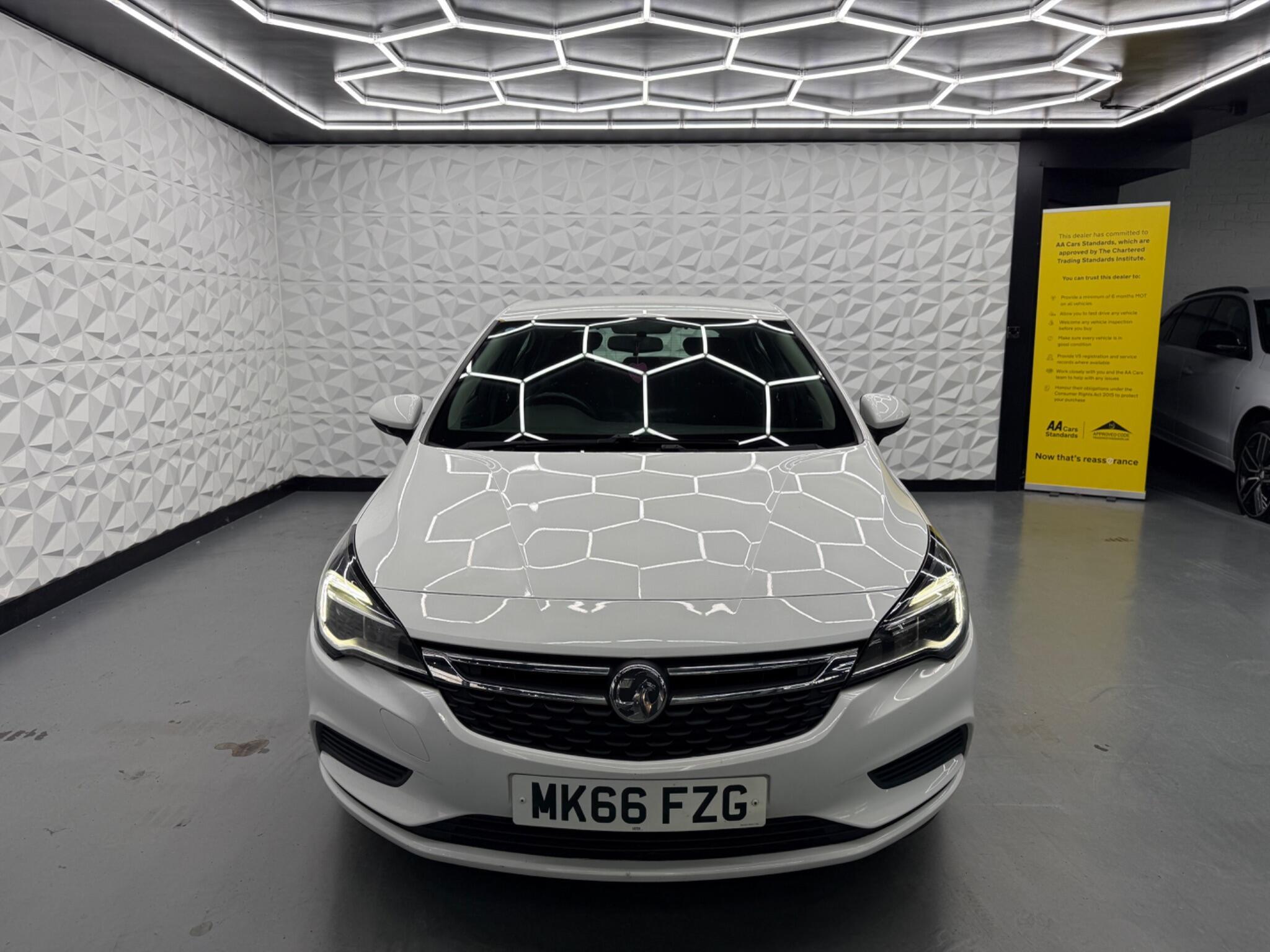 Vauxhall Astra - Image 4