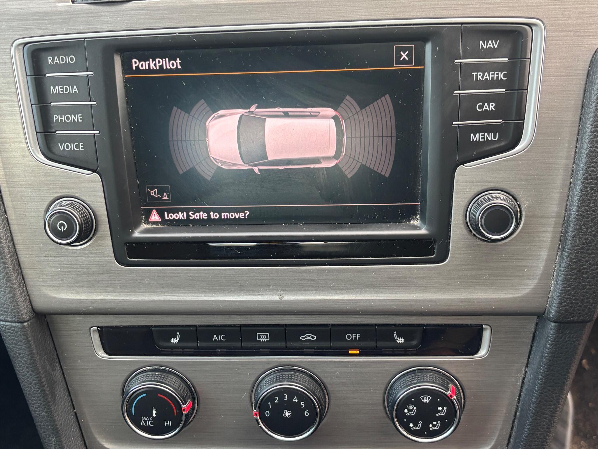 Volkswagen Golf - Image 15